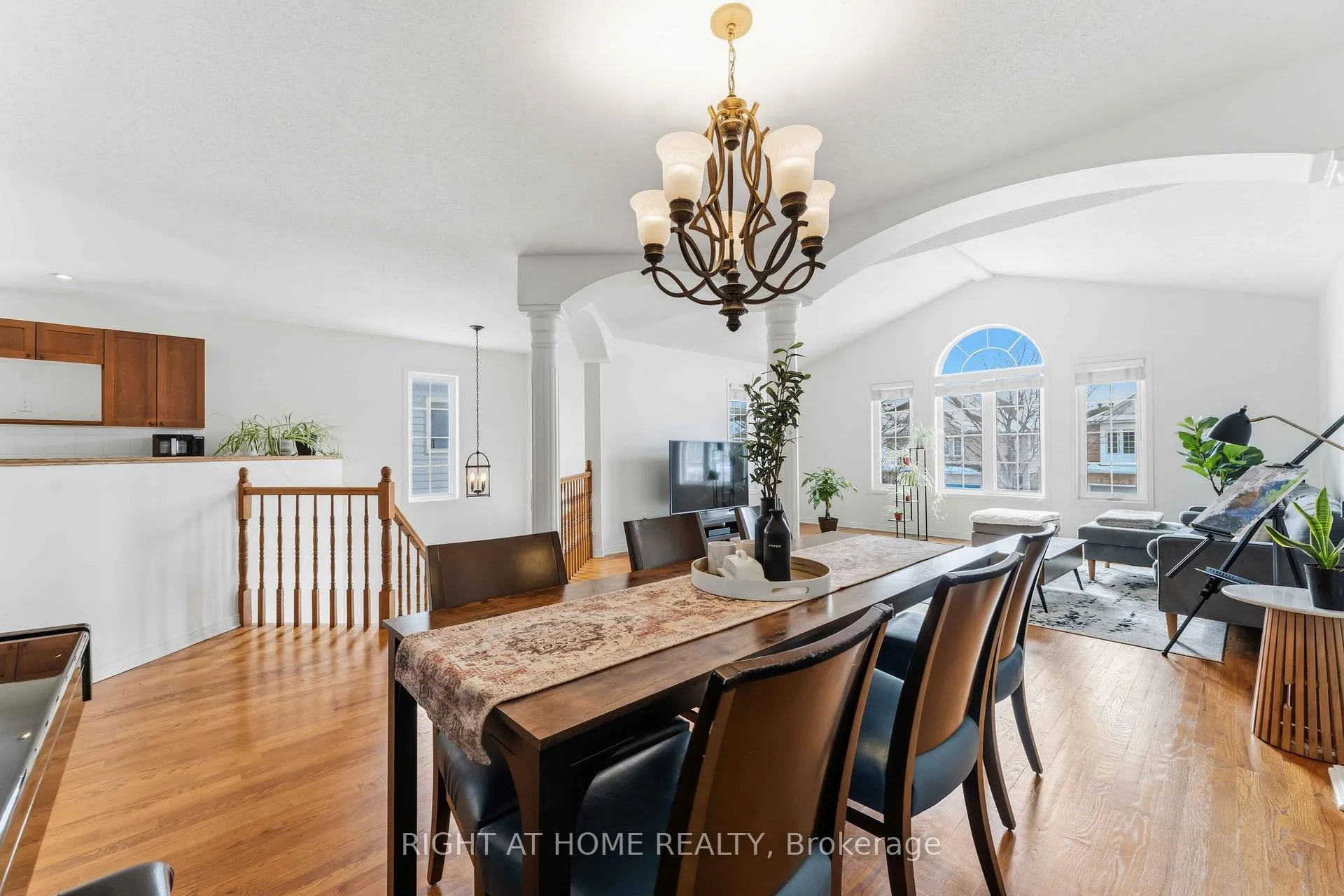 Photo 14 of 4 Castle Glen Crescent, Ottawa, Kanata - Glencairn/Hazeldean — HOMEH