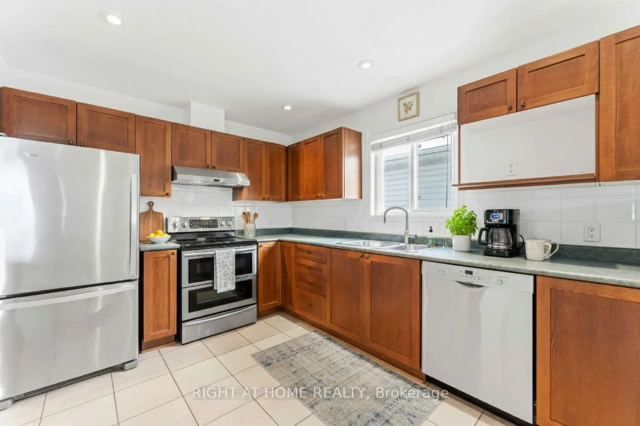 Photo 15 of 4 Castle Glen Crescent, Ottawa, Kanata - Glencairn/Hazeldean — HOMEH