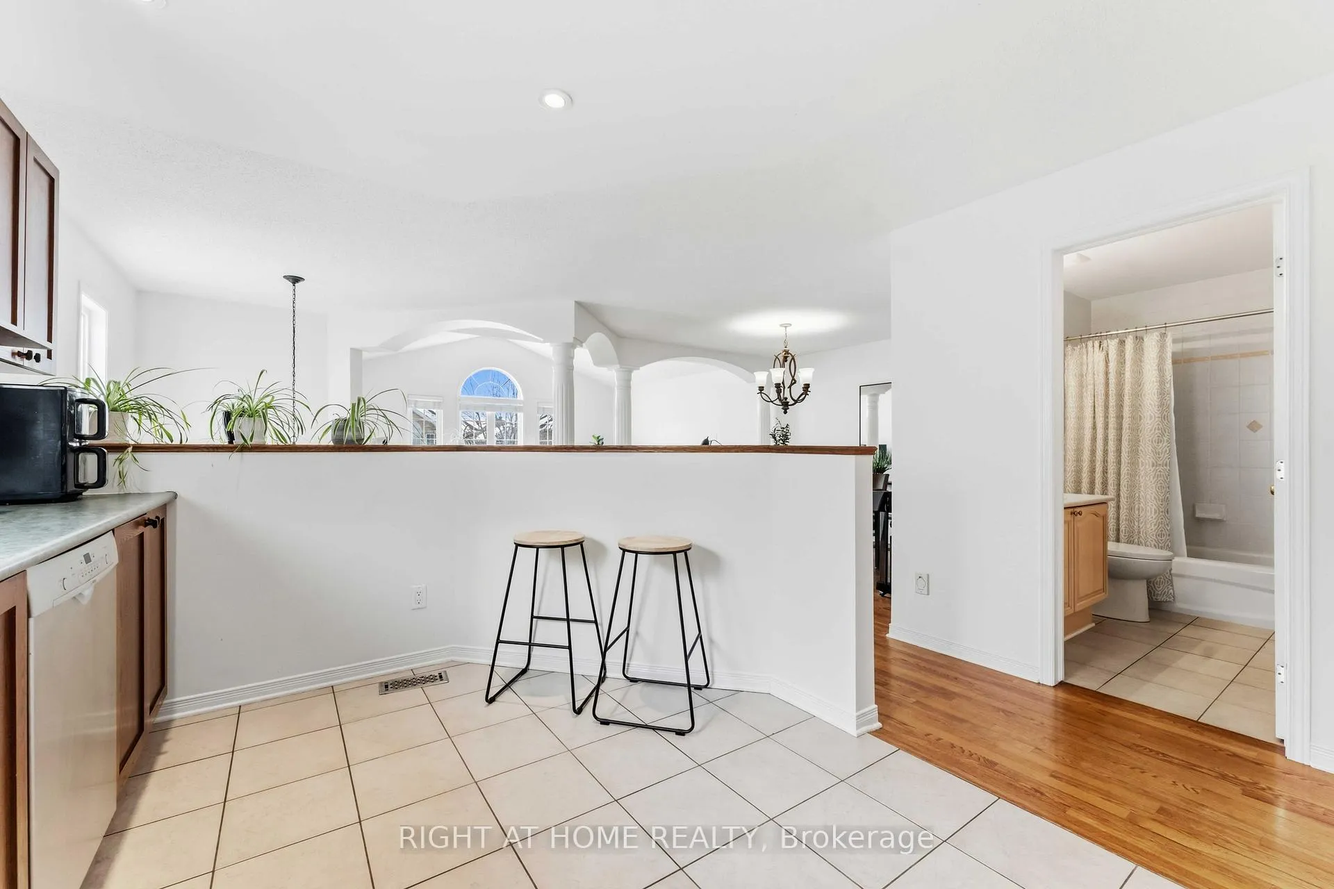 Photo 16 of 4 Castle Glen Crescent, Ottawa, Kanata - Glencairn/Hazeldean — HOMEH