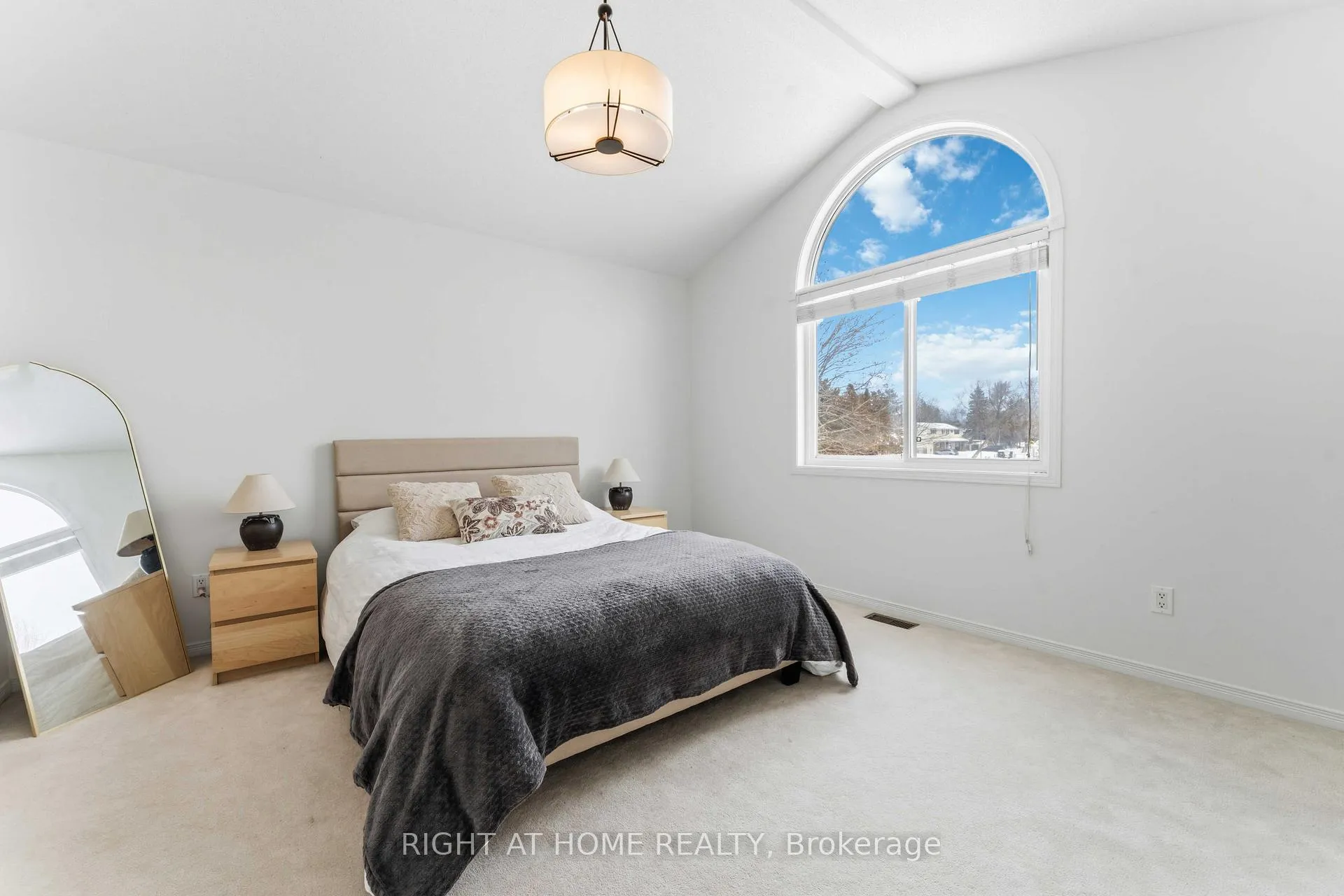 Photo 17 of 4 Castle Glen Crescent, Ottawa, Kanata - Glencairn/Hazeldean — HOMEH