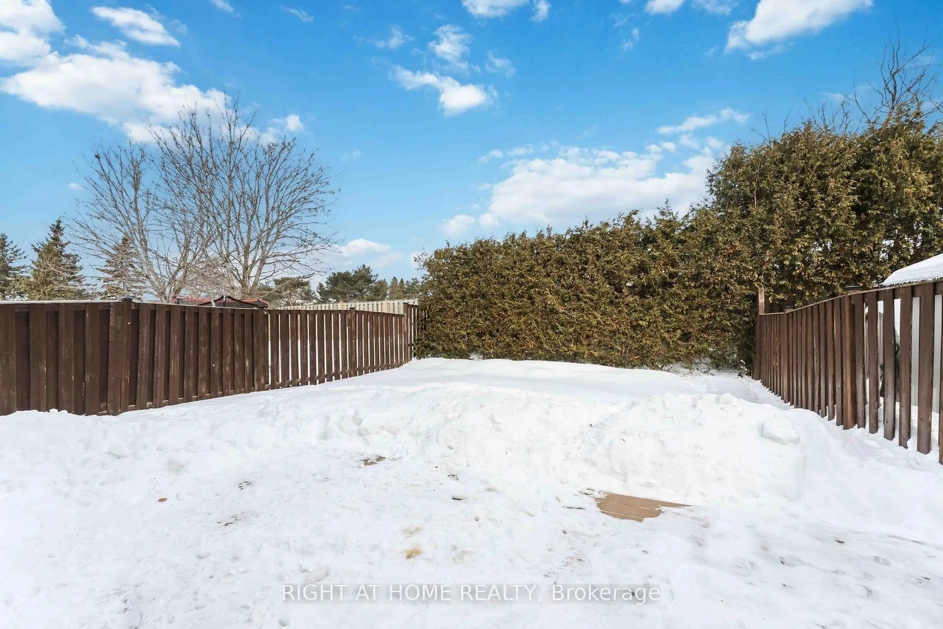 Photo 33 of 4 Castle Glen Crescent, Ottawa, Kanata - Glencairn/Hazeldean — HOMEH