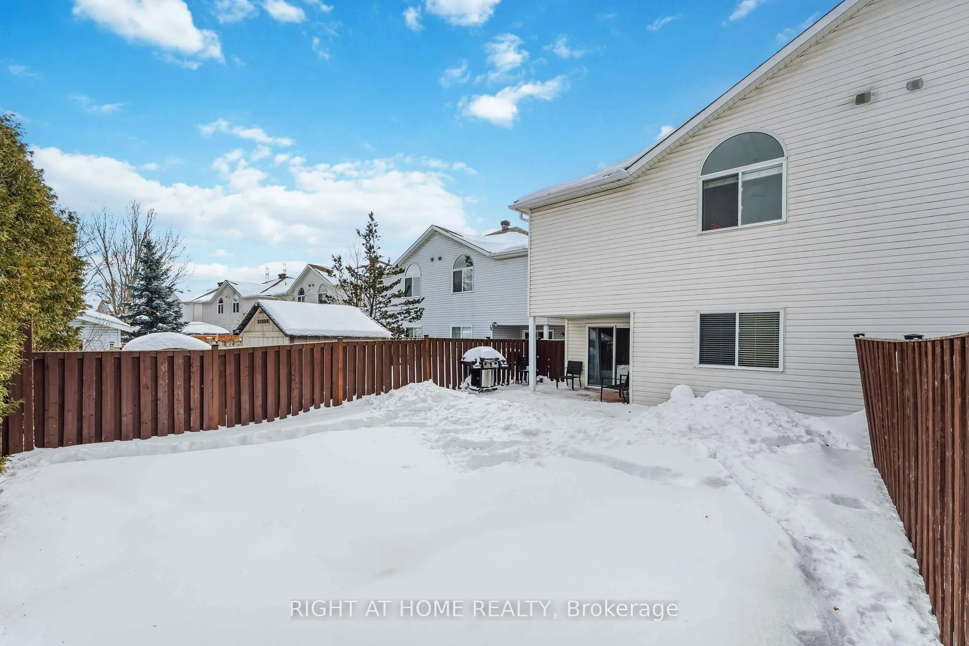 Photo 34 of 4 Castle Glen Crescent, Ottawa, Kanata - Glencairn/Hazeldean — HOMEH