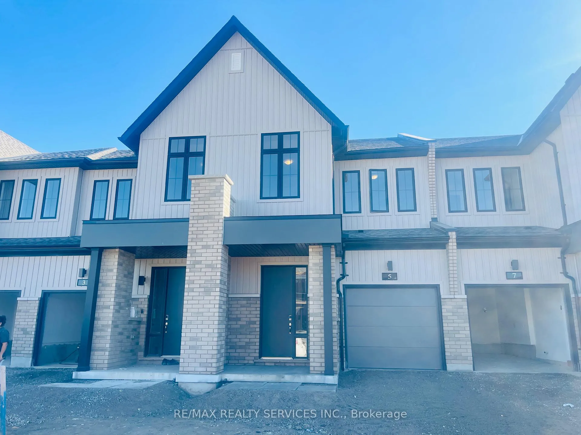 Photo 2 of 5 Worth Street, Stratford — HOMEH