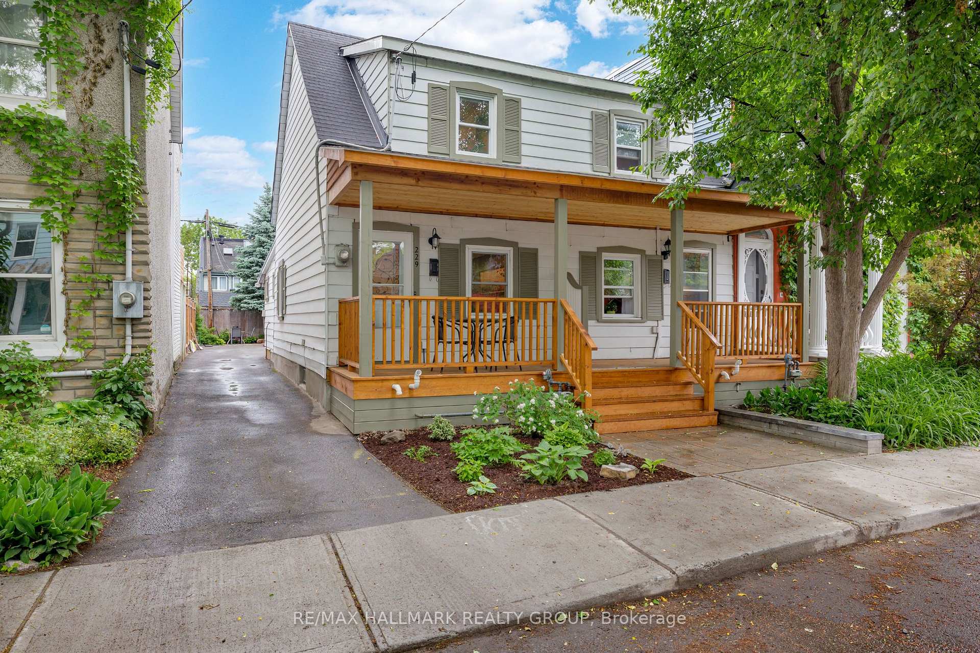 Photo 1 of 229 St Andrew Street, Ottawa, Lower Town/Byward Market — HOMEH
