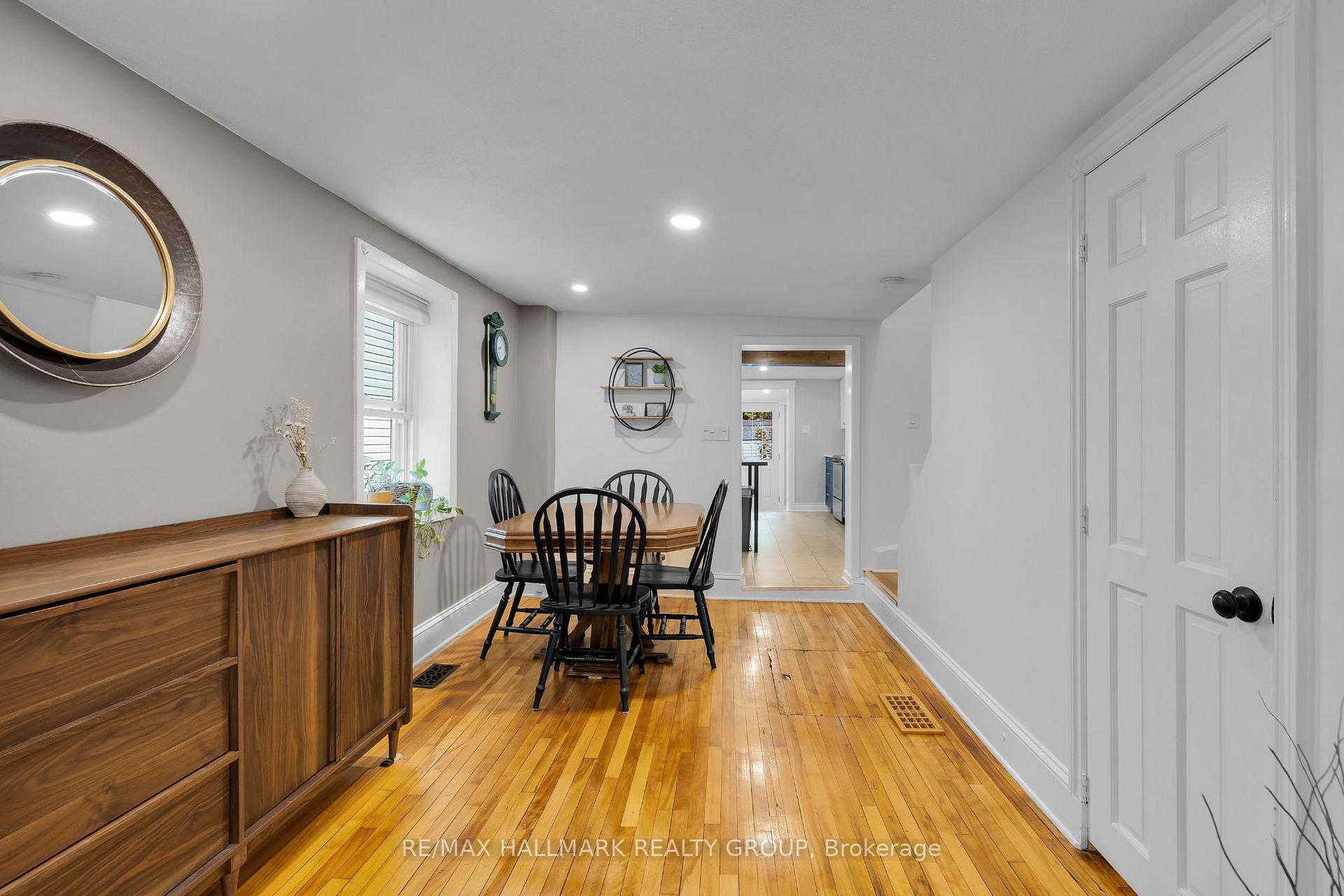 Photo 9 of 229 St Andrew Street, Ottawa, Lower Town/Byward Market — HOMEH