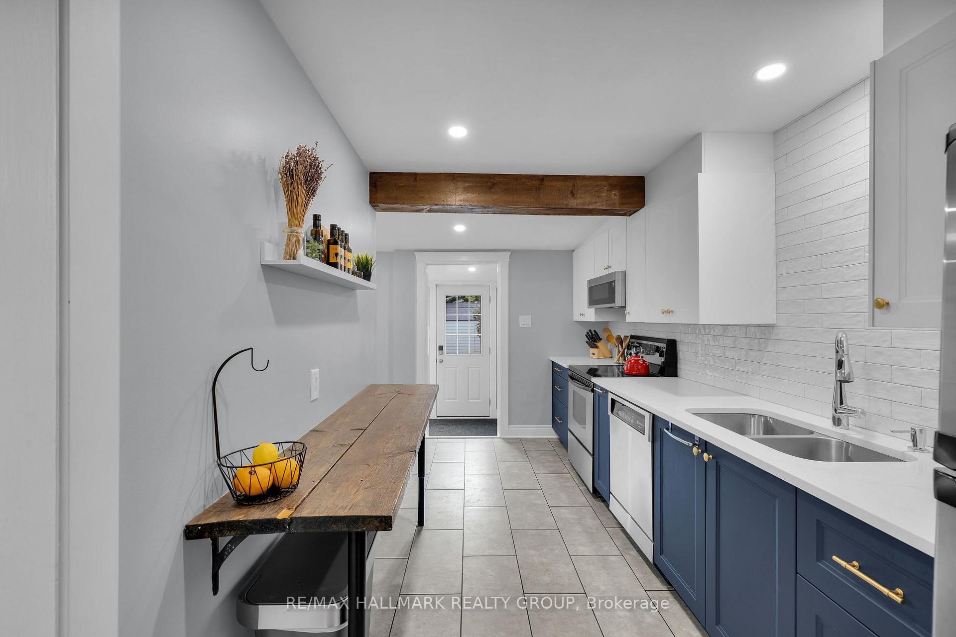 Photo 12 of 229 St Andrew Street, Ottawa, Lower Town/Byward Market — HOMEH