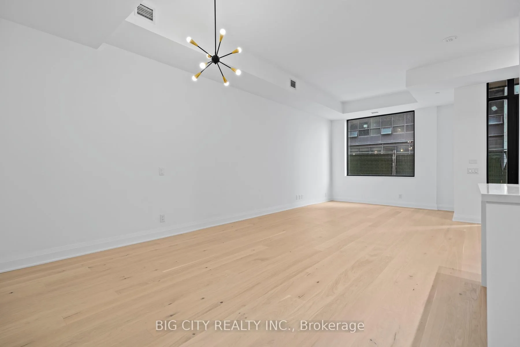 Photo 5 of Unit TH07, 33 Frederick Todd Way, Toronto, Thorncliffe Park — HOMEH