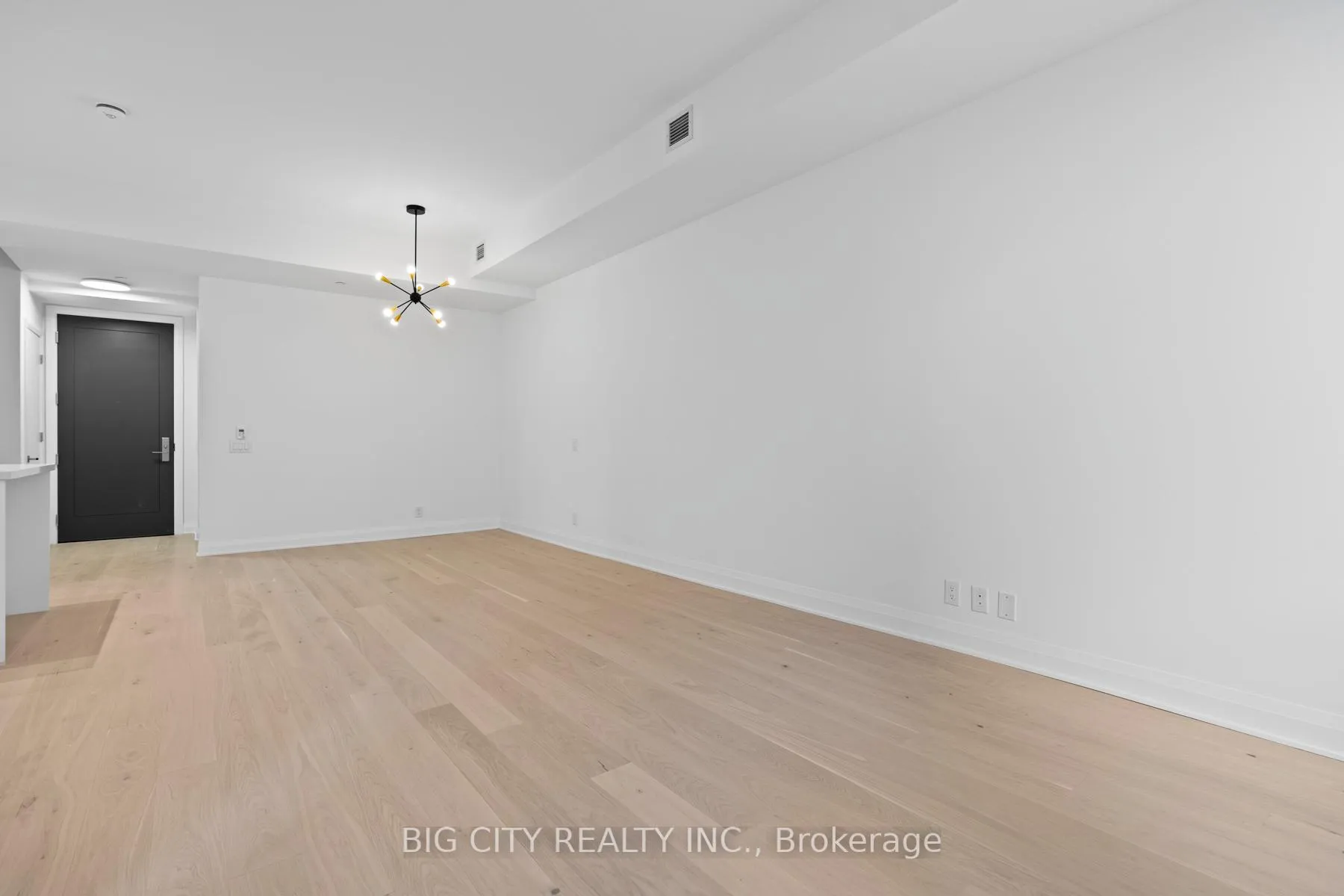 Photo 6 of Unit TH07, 33 Frederick Todd Way, Toronto, Thorncliffe Park — HOMEH