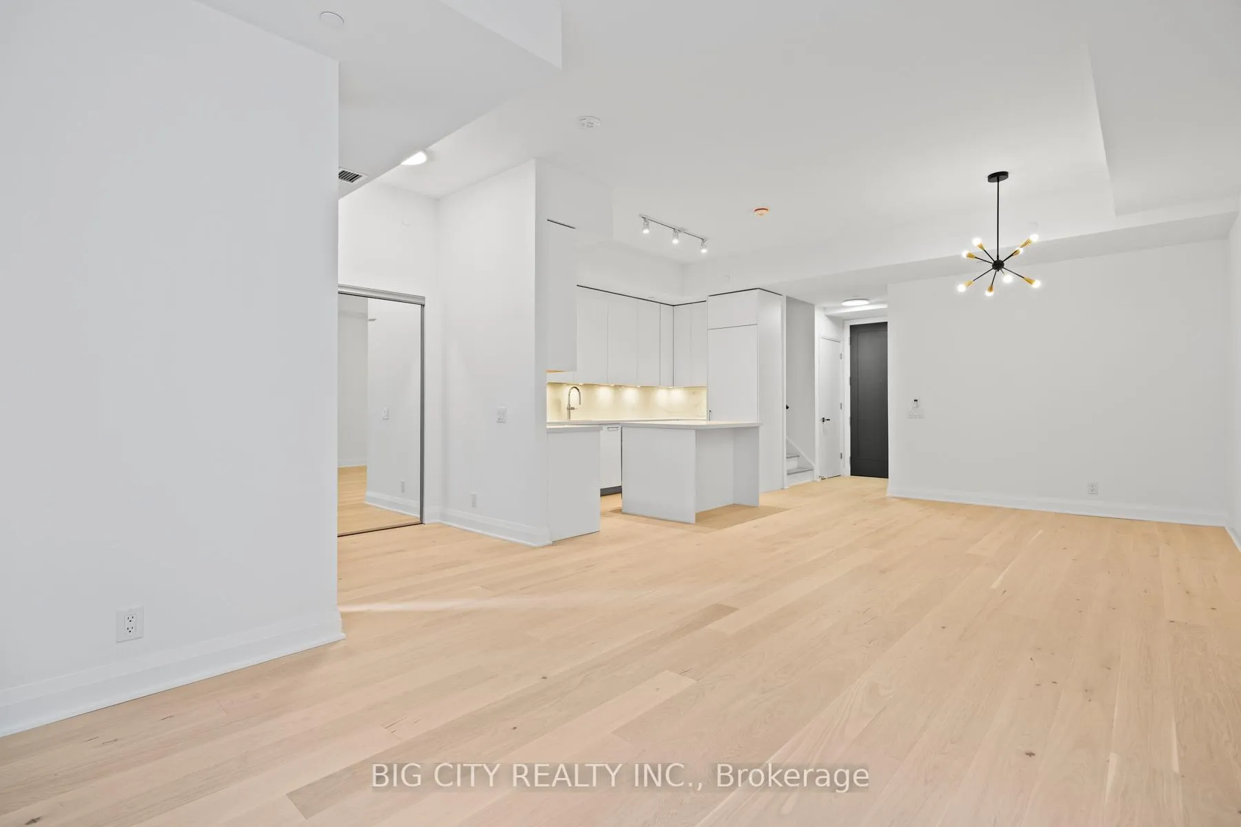 Photo 7 of Unit TH07, 33 Frederick Todd Way, Toronto, Thorncliffe Park — HOMEH