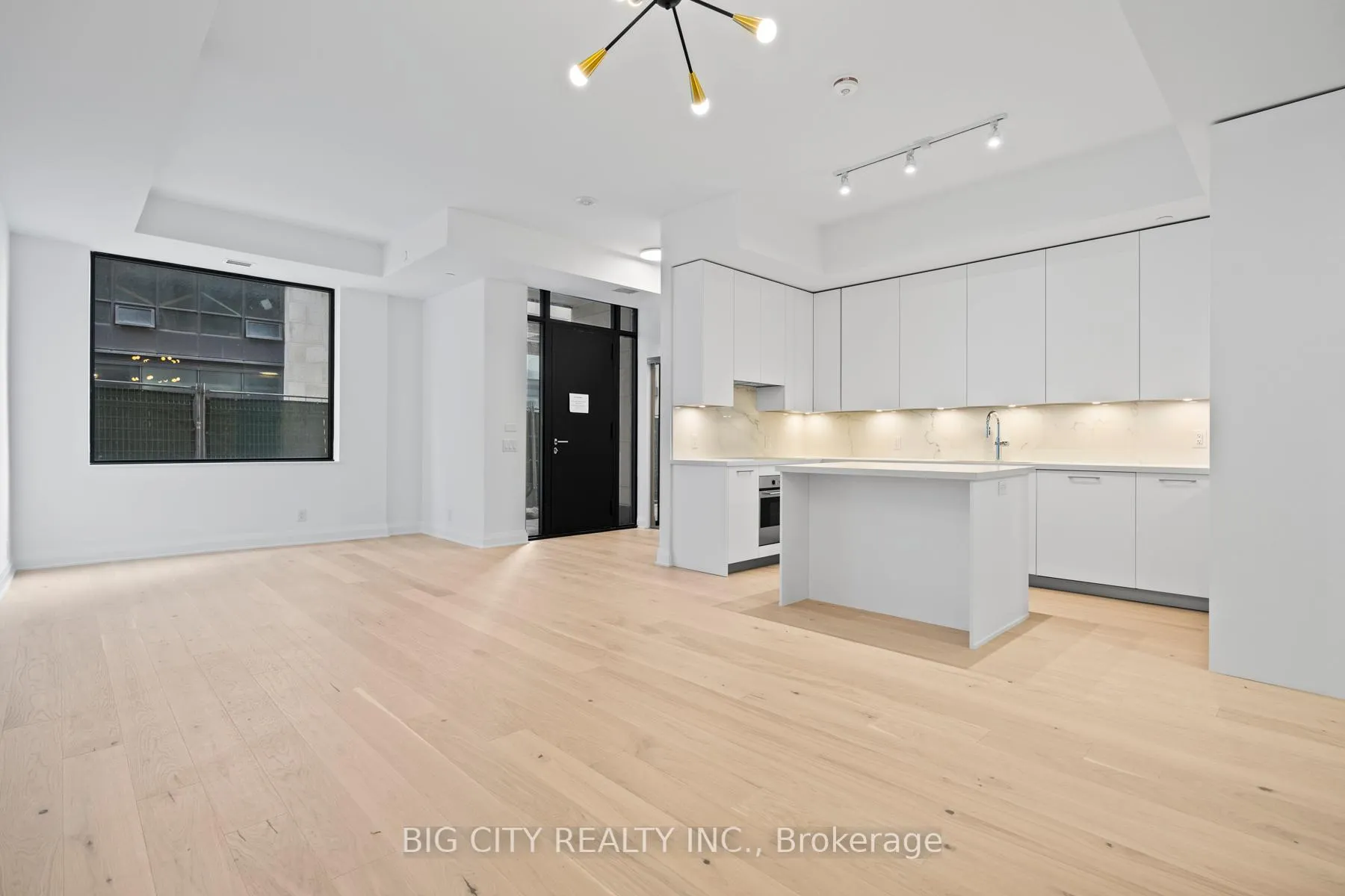 Photo 8 of Unit TH07, 33 Frederick Todd Way, Toronto, Thorncliffe Park — HOMEH