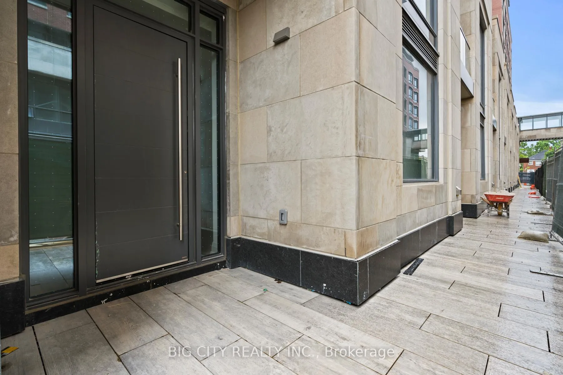 Photo 33 of Unit TH07, 33 Frederick Todd Way, Toronto, Thorncliffe Park — HOMEH