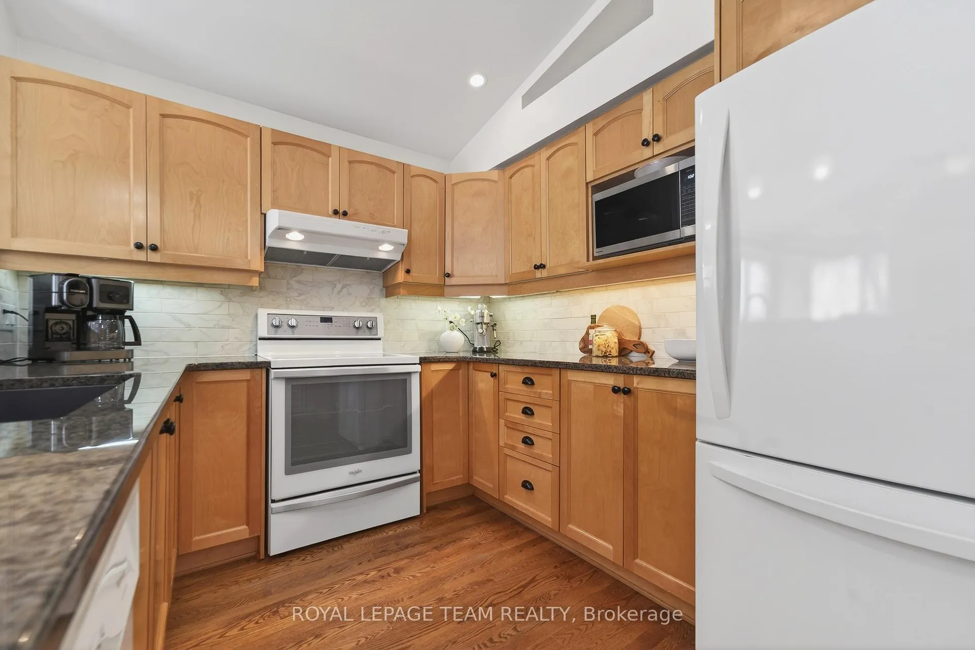 Photo 25 of 81 Waterthrush Crescent, Ottawa, Kanata - Bridlewood — HOMEH