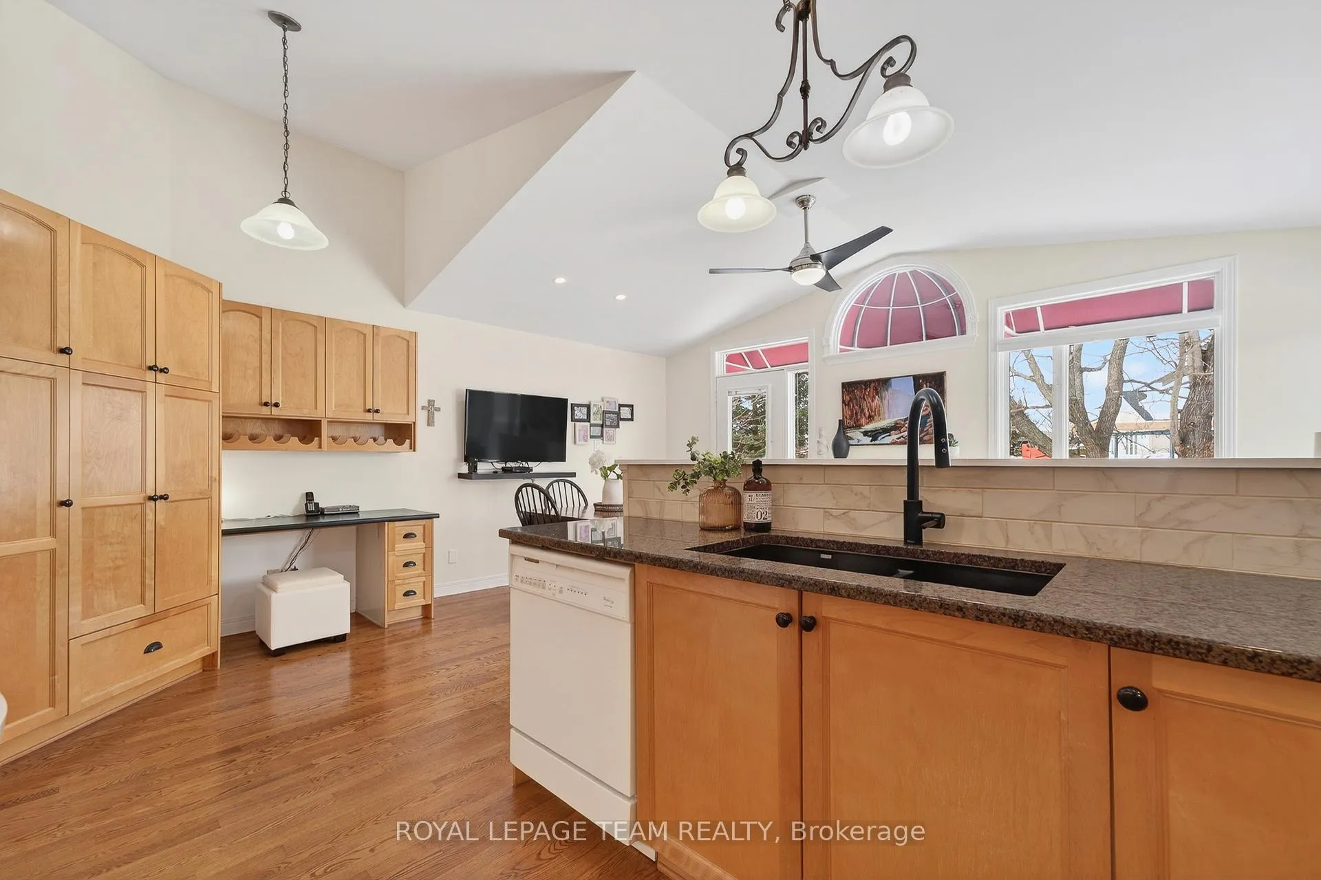 Photo 26 of 81 Waterthrush Crescent, Ottawa, Kanata - Bridlewood — HOMEH