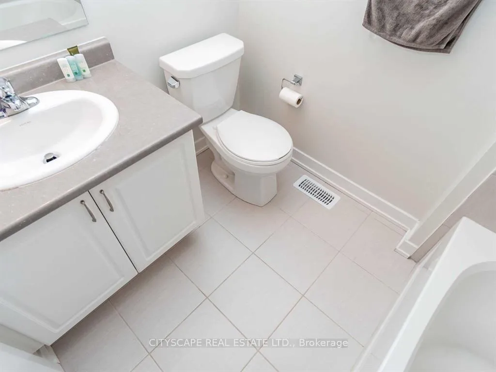 Photo 13 of Unit 76, 590 North Service Road, Hamilton, Stoney Creek — HOMEH