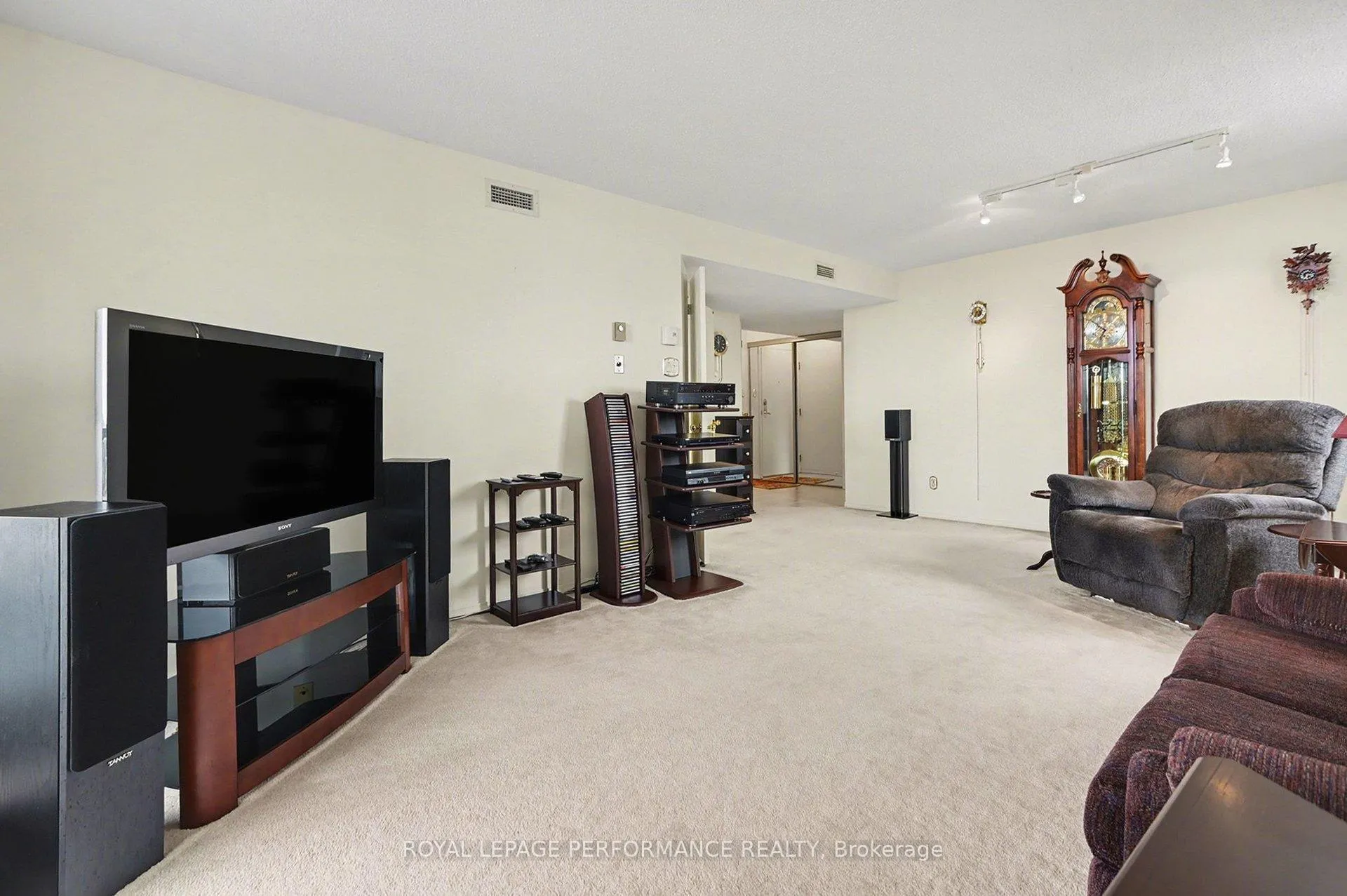 Photo 5 of Unit 1207, 1705 Playfair Drive, Ottawa, Playfair Park — HOMEH