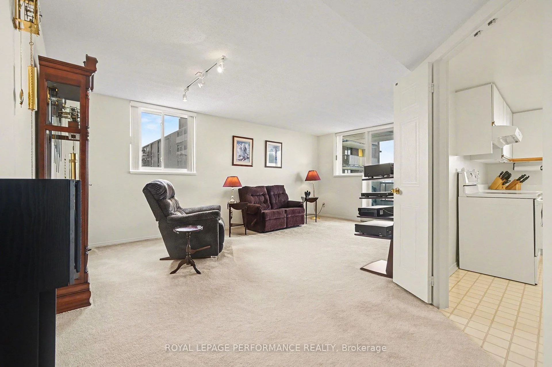 Photo 6 of Unit 1207, 1705 Playfair Drive, Ottawa, Playfair Park — HOMEH
