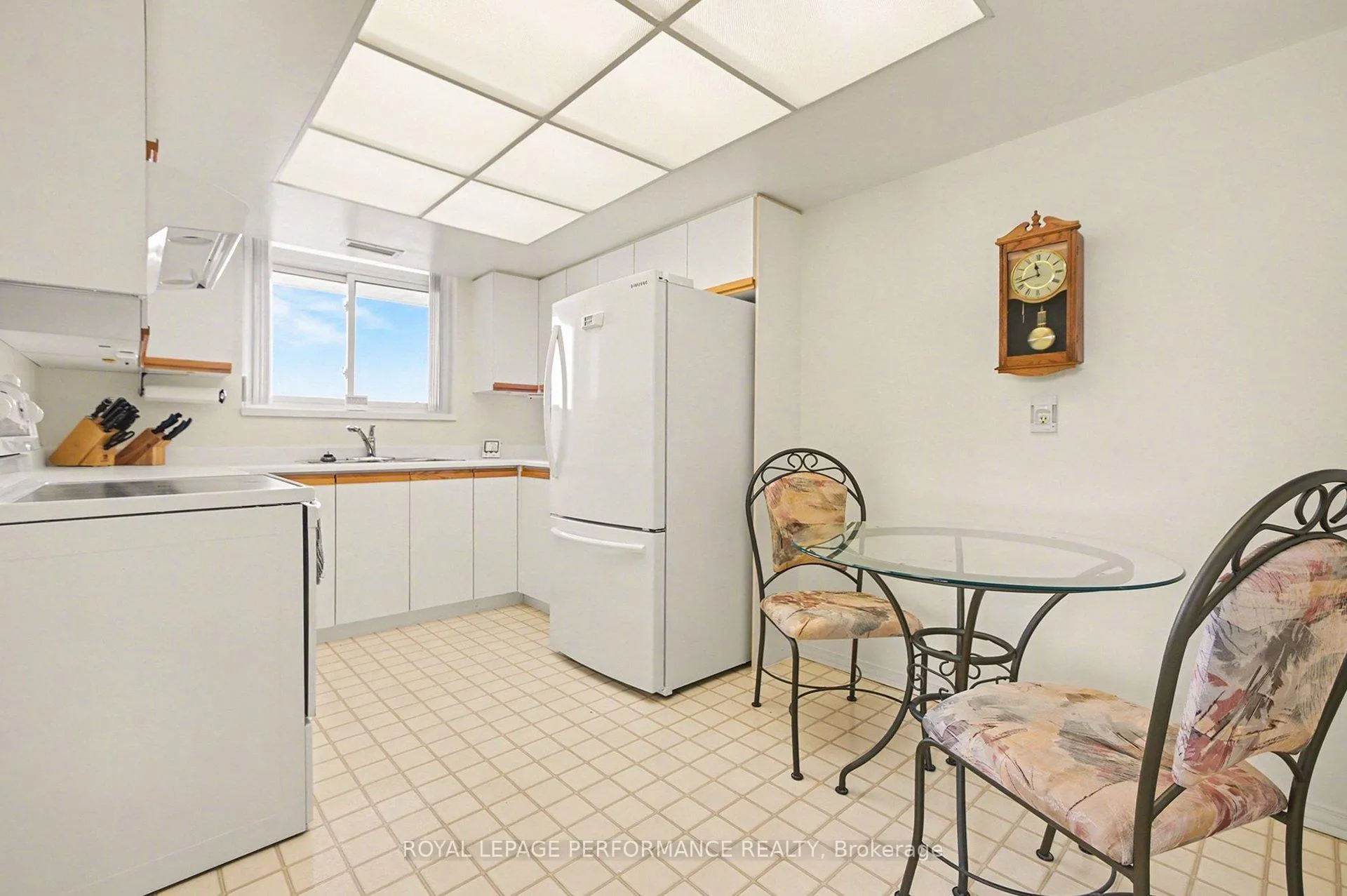 Photo 11 of Unit 1207, 1705 Playfair Drive, Ottawa, Playfair Park — HOMEH