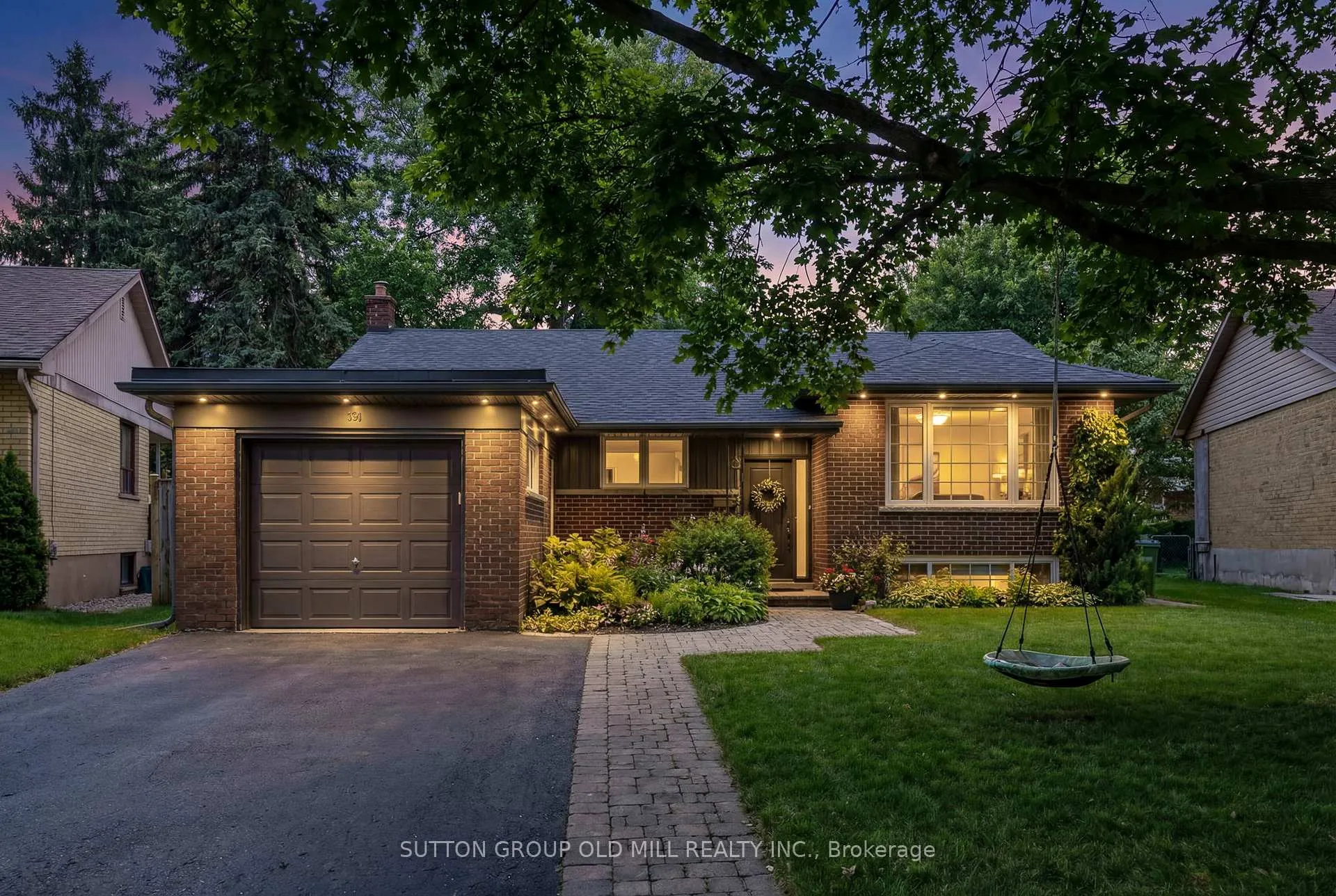 Photo 3 of 16 Brook Tree Crescent, Etobicoke, Willowridge-Martingrove-Richview — HOMEH