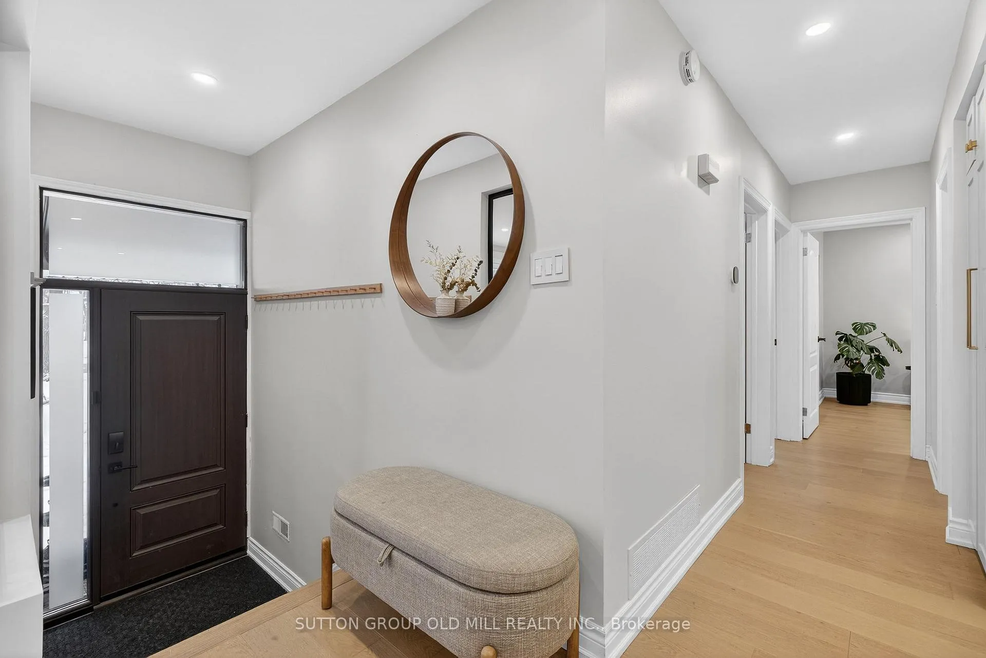 Photo 6 of 16 Brook Tree Crescent, Etobicoke, Willowridge-Martingrove-Richview — HOMEH