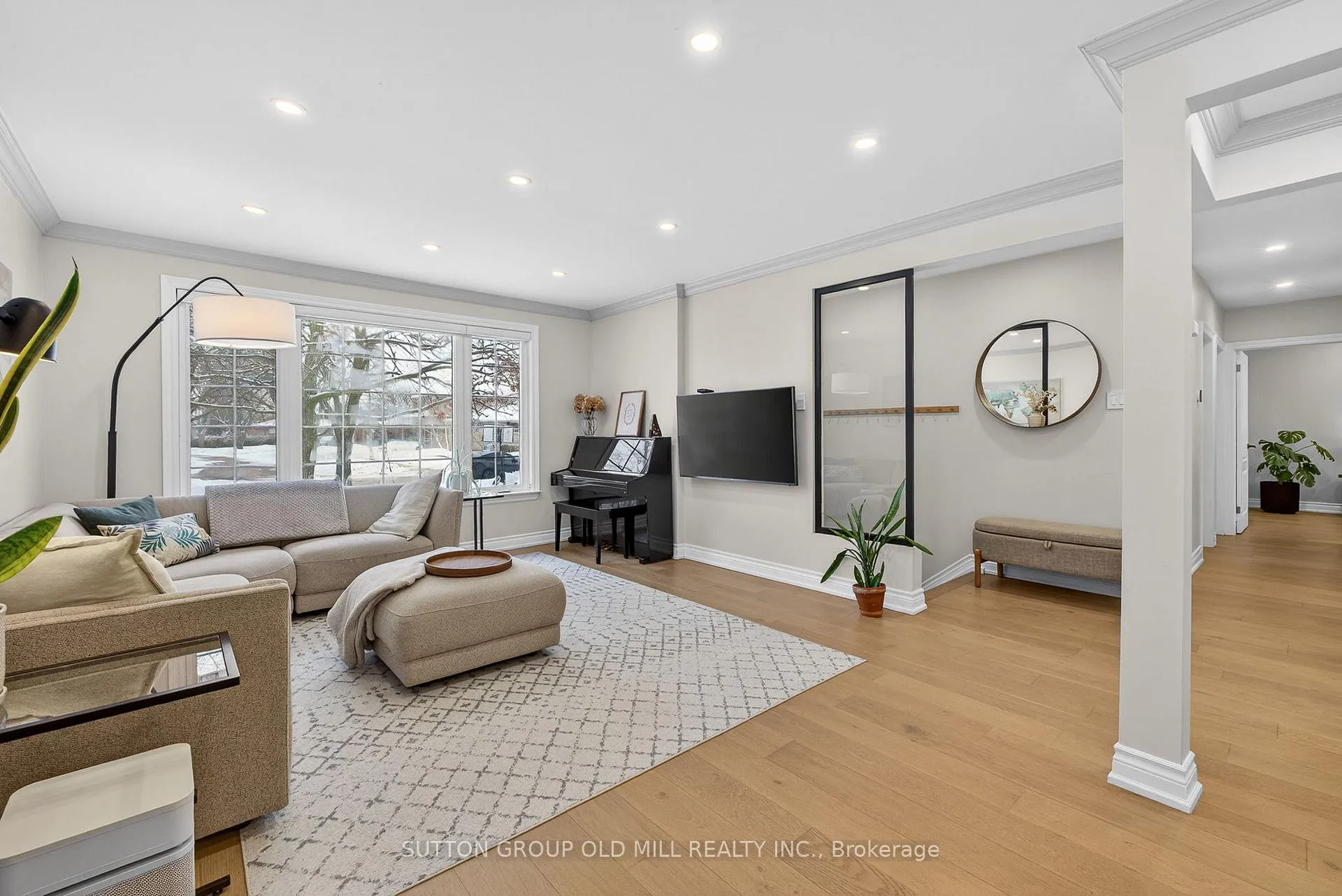 Photo 9 of 16 Brook Tree Crescent, Etobicoke, Willowridge-Martingrove-Richview — HOMEH