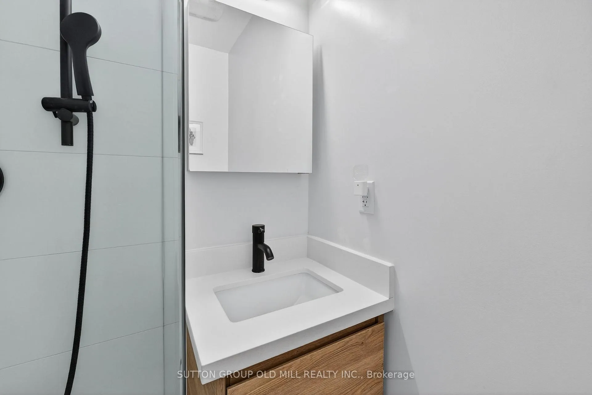 Photo 24 of 16 Brook Tree Crescent, Etobicoke, Willowridge-Martingrove-Richview — HOMEH