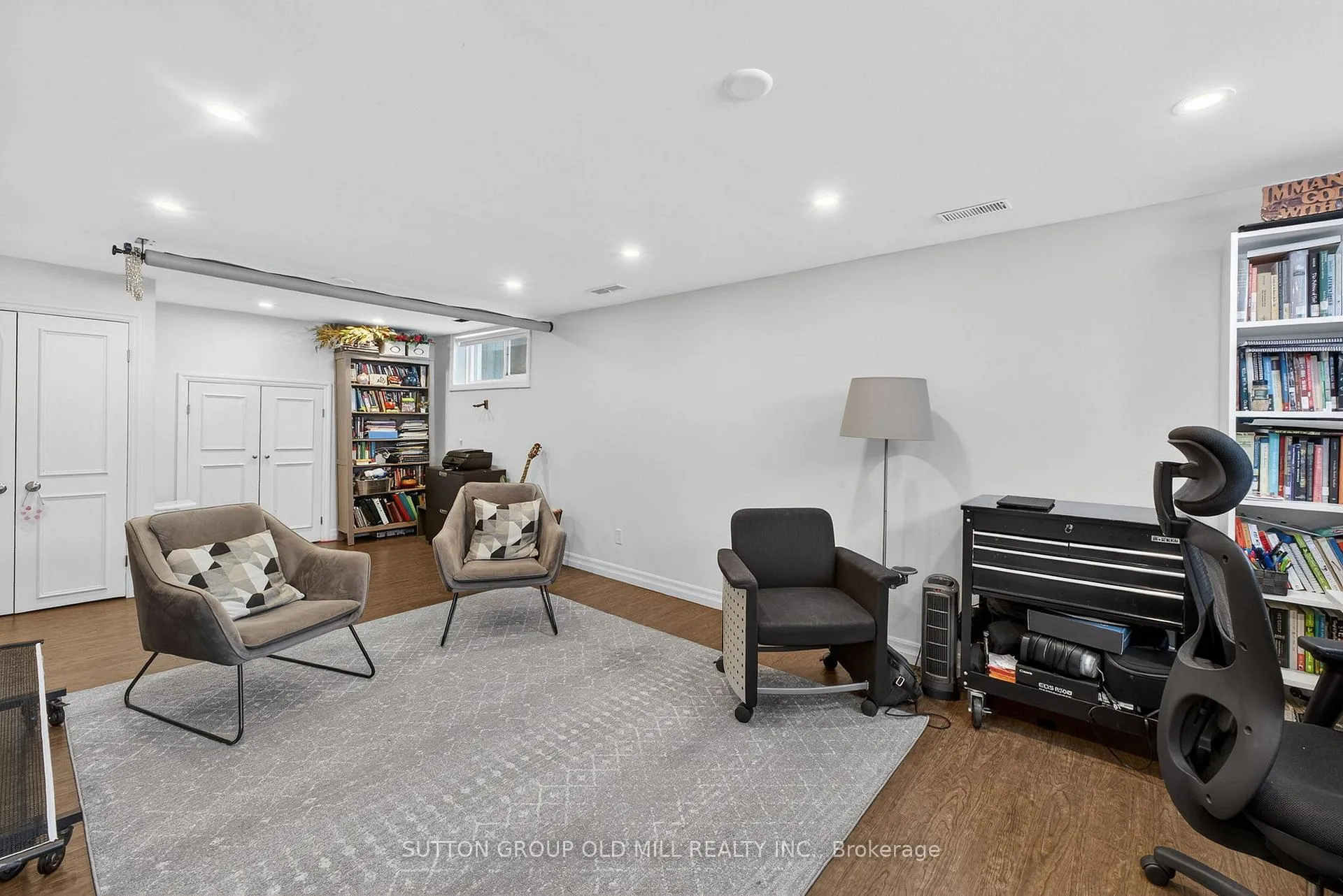Photo 35 of 16 Brook Tree Crescent, Etobicoke, Willowridge-Martingrove-Richview — HOMEH