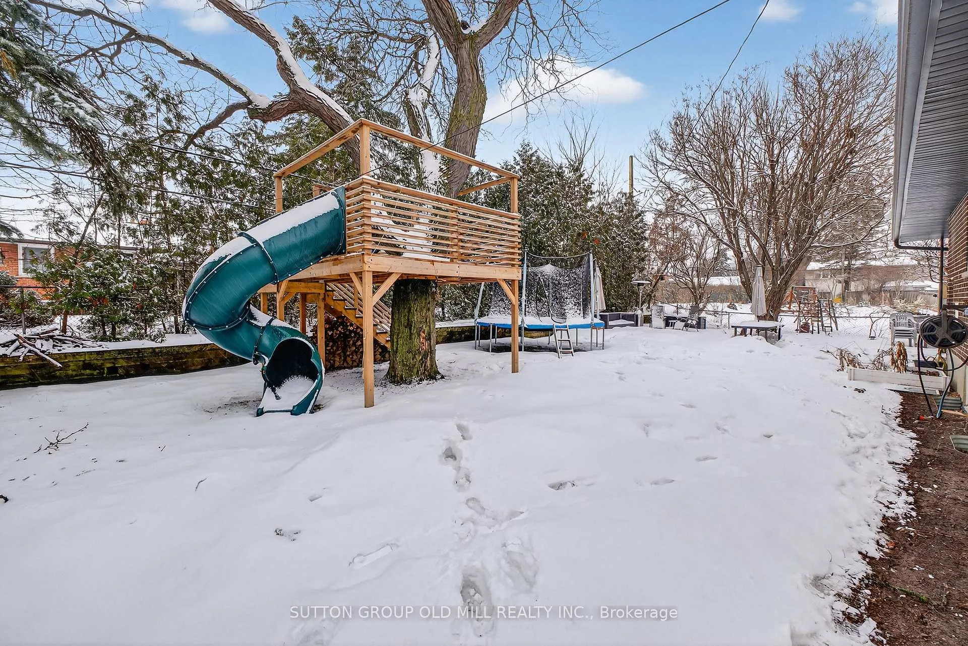 Photo 37 of 16 Brook Tree Crescent, Etobicoke, Willowridge-Martingrove-Richview — HOMEH