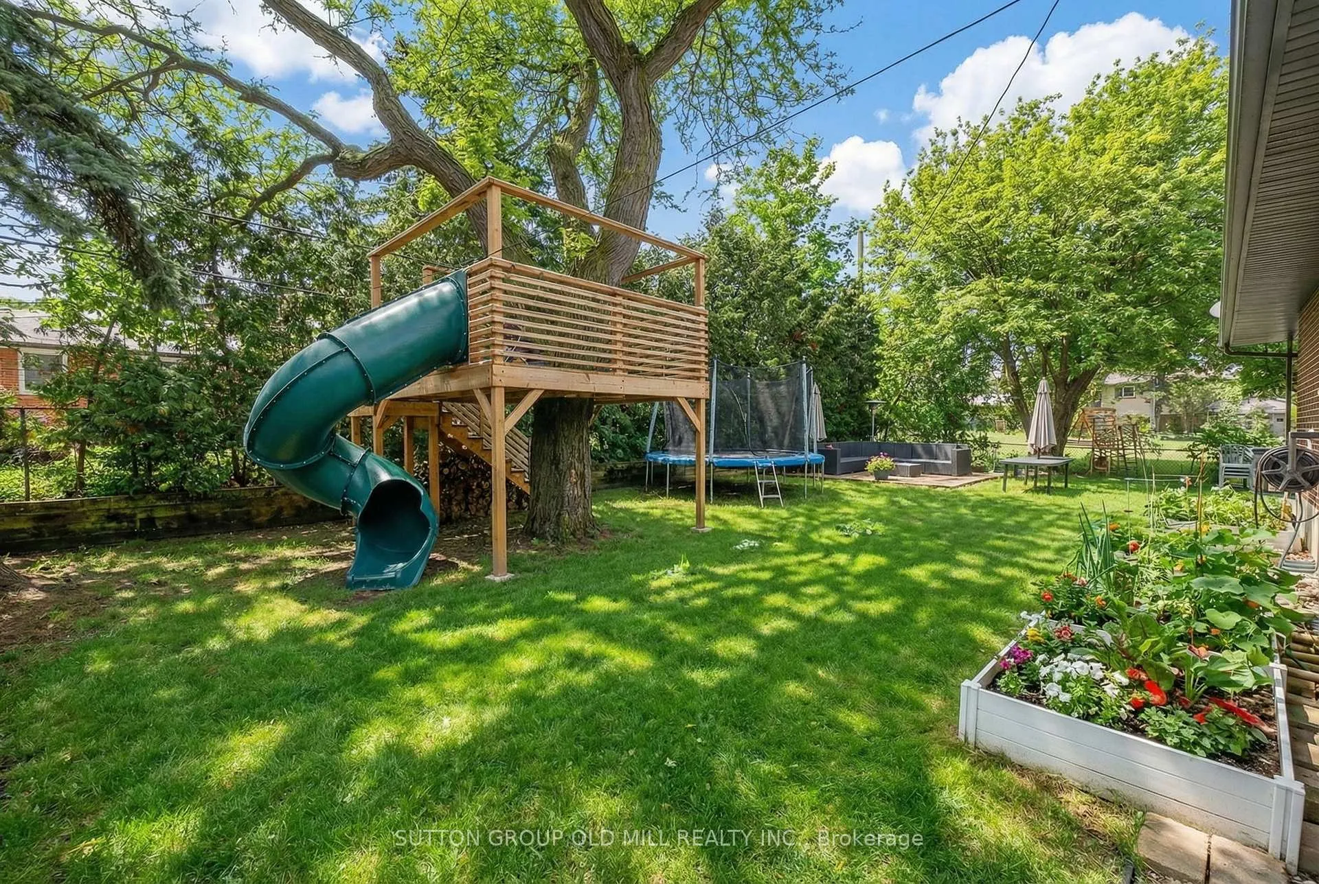 Photo 38 of 16 Brook Tree Crescent, Etobicoke, Willowridge-Martingrove-Richview — HOMEH