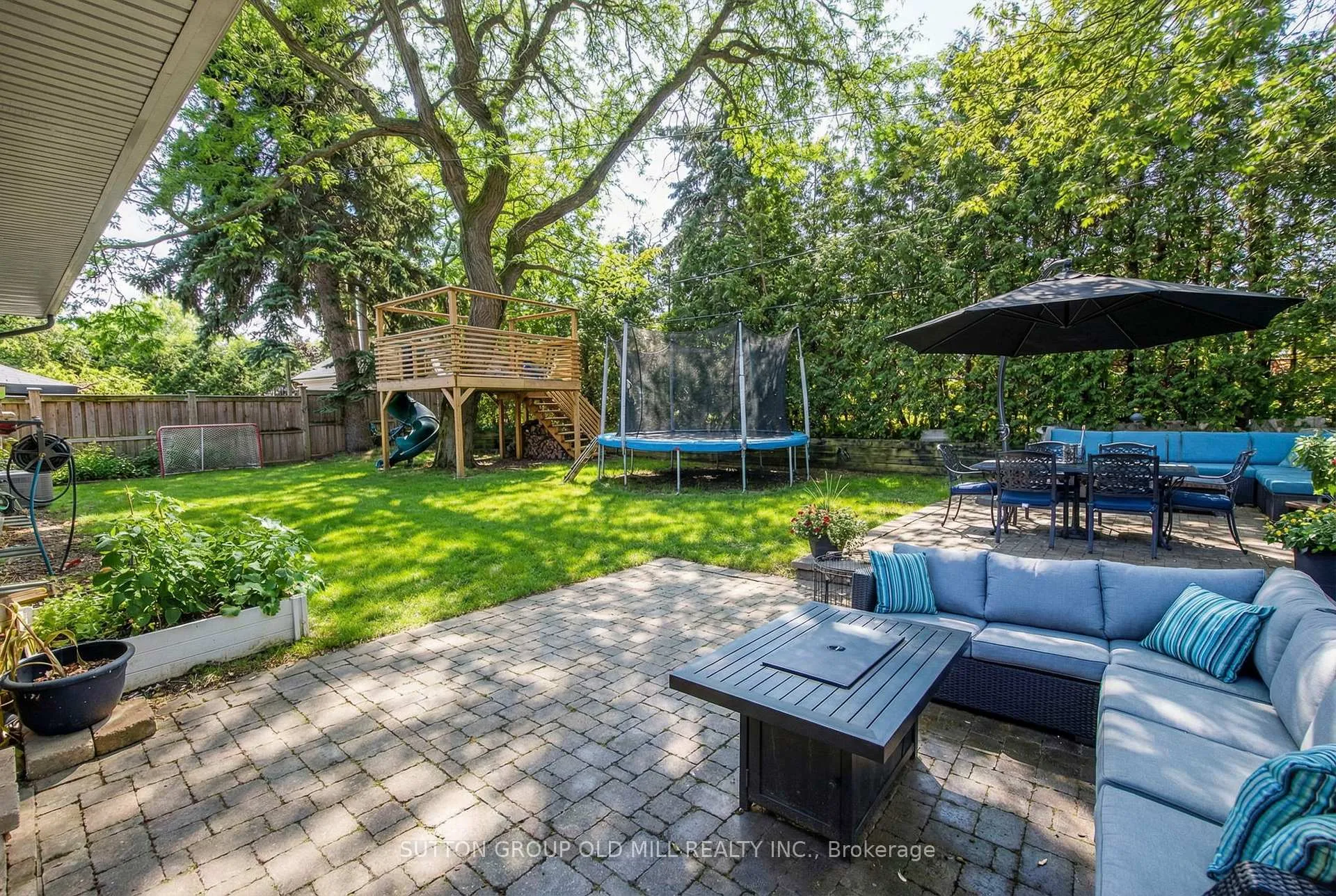 Photo 42 of 16 Brook Tree Crescent, Etobicoke, Willowridge-Martingrove-Richview — HOMEH
