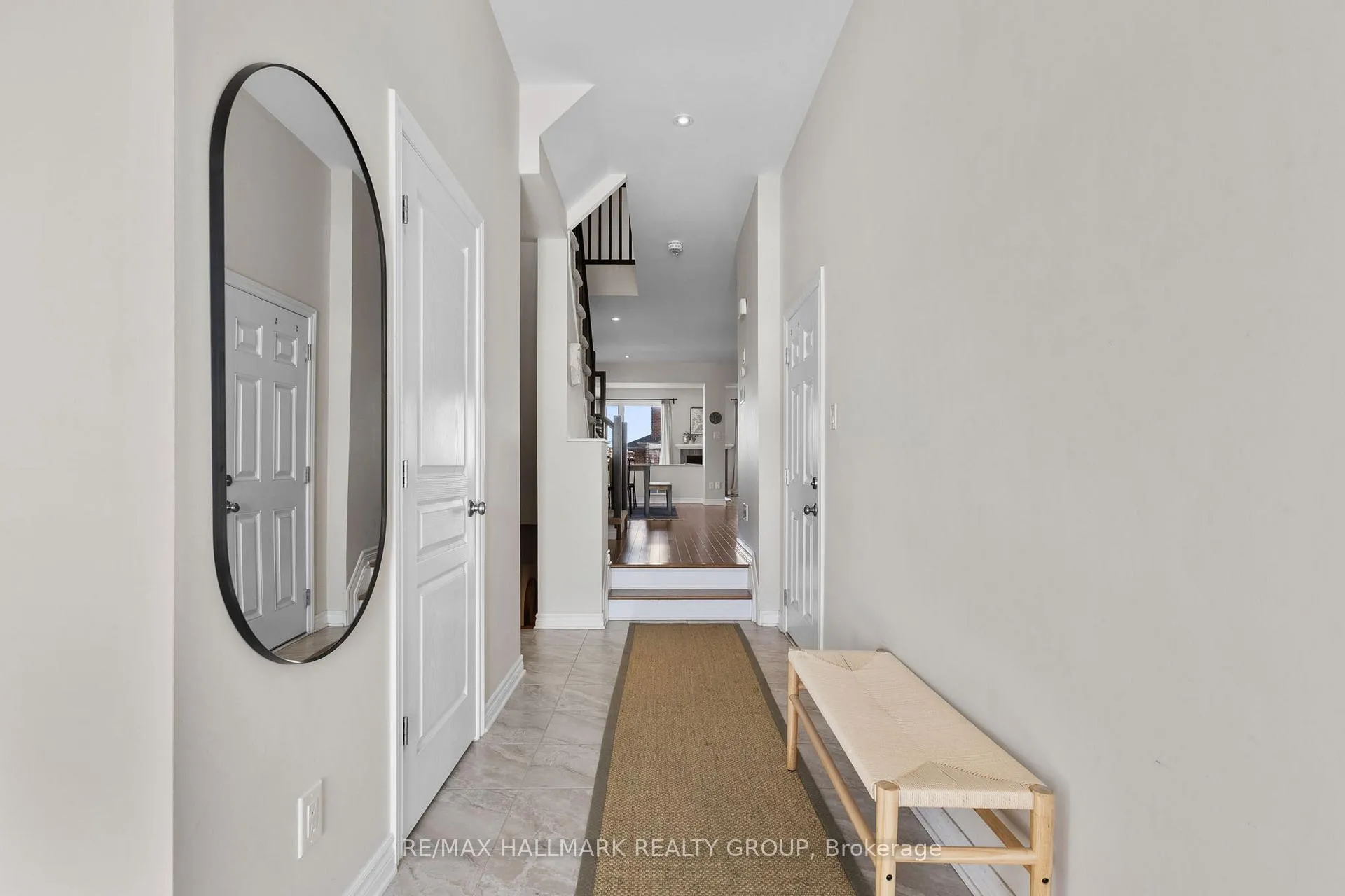 Photo 5 of 335 Livery Street, Ottawa, Kanata - Emerald Meadows/Trailwest — HOMEH