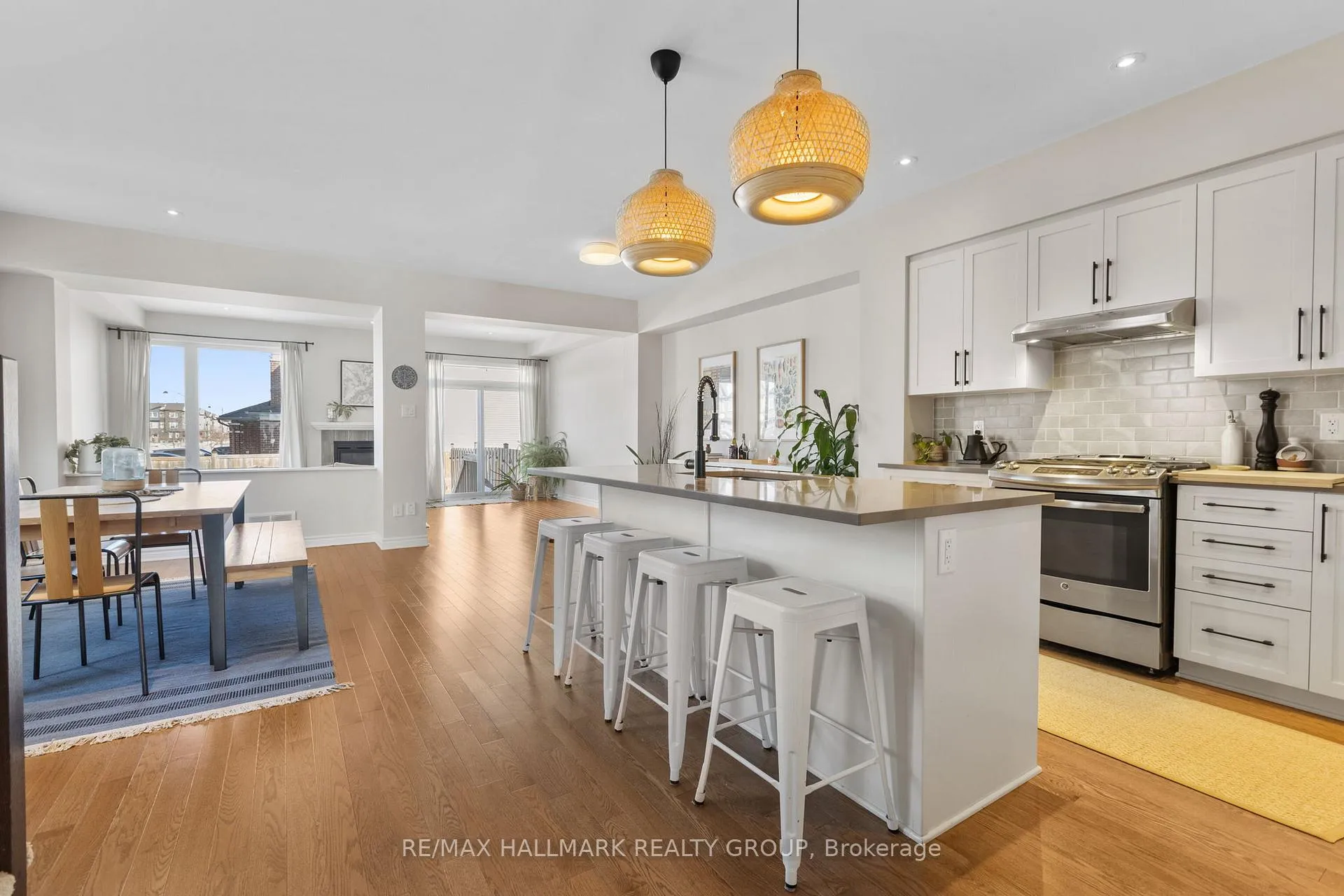 Photo 10 of 335 Livery Street, Ottawa, Kanata - Emerald Meadows/Trailwest — HOMEH