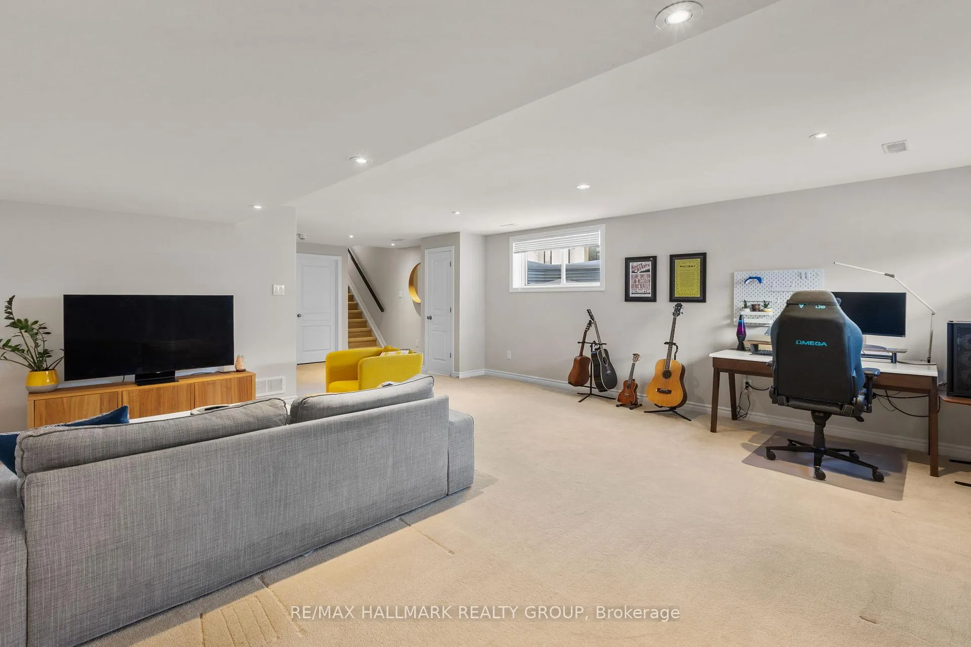 Photo 33 of 335 Livery Street, Ottawa, Kanata - Emerald Meadows/Trailwest — HOMEH