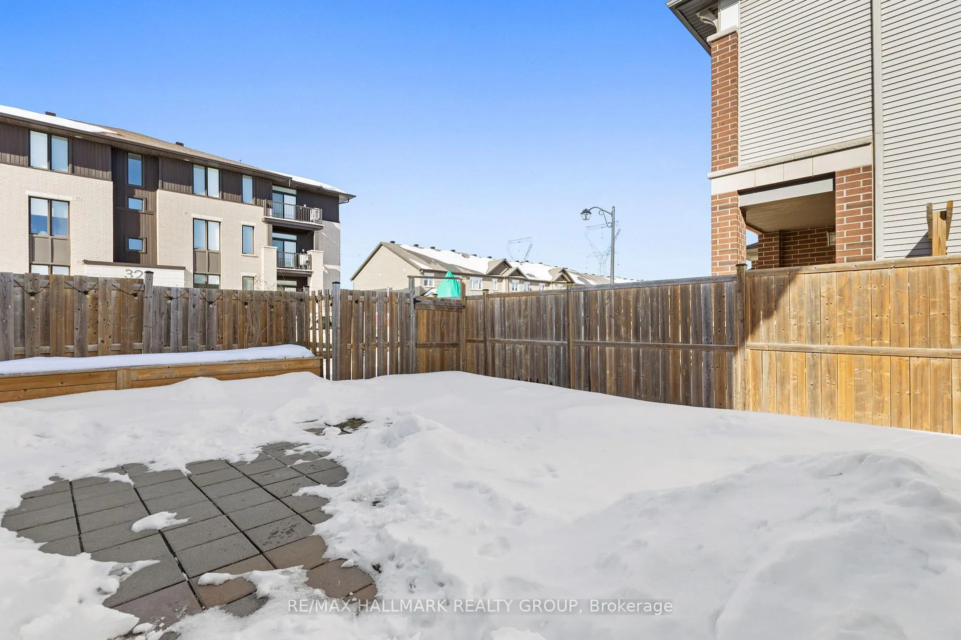 Photo 34 of 335 Livery Street, Ottawa, Kanata - Emerald Meadows/Trailwest — HOMEH