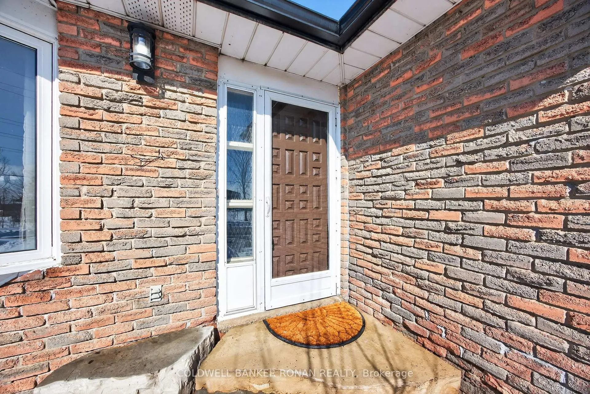 Photo 2 of 191 Ellwood Drive W, Caledon, Bolton West — HOMEH