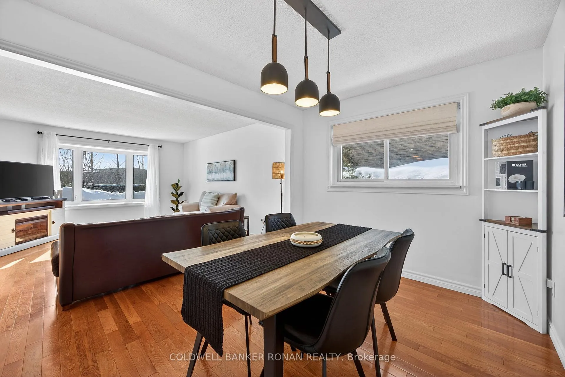 Photo 7 of 191 Ellwood Drive W, Caledon, Bolton West — HOMEH