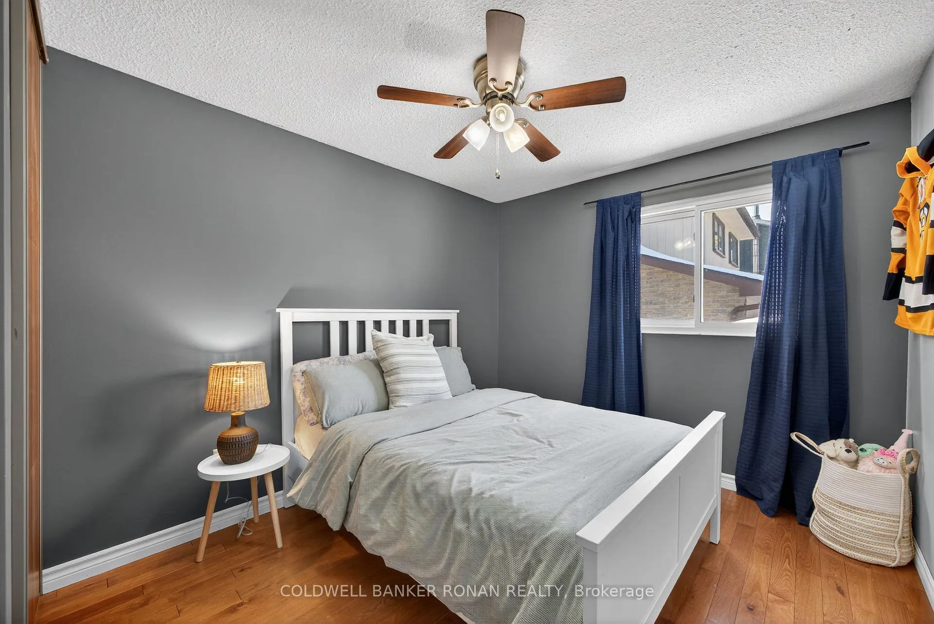 Photo 15 of 191 Ellwood Drive W, Caledon, Bolton West — HOMEH