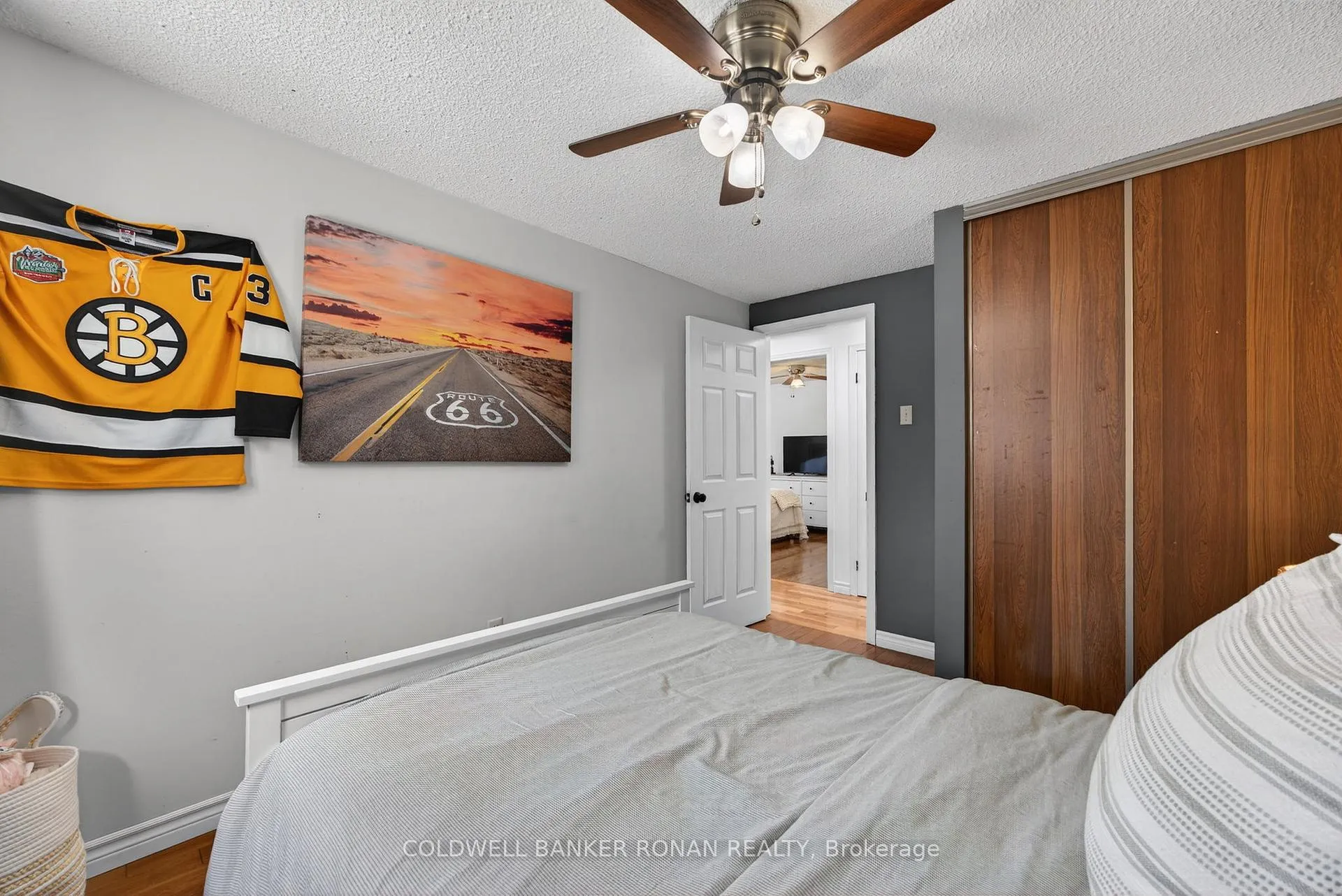 Photo 16 of 191 Ellwood Drive W, Caledon, Bolton West — HOMEH
