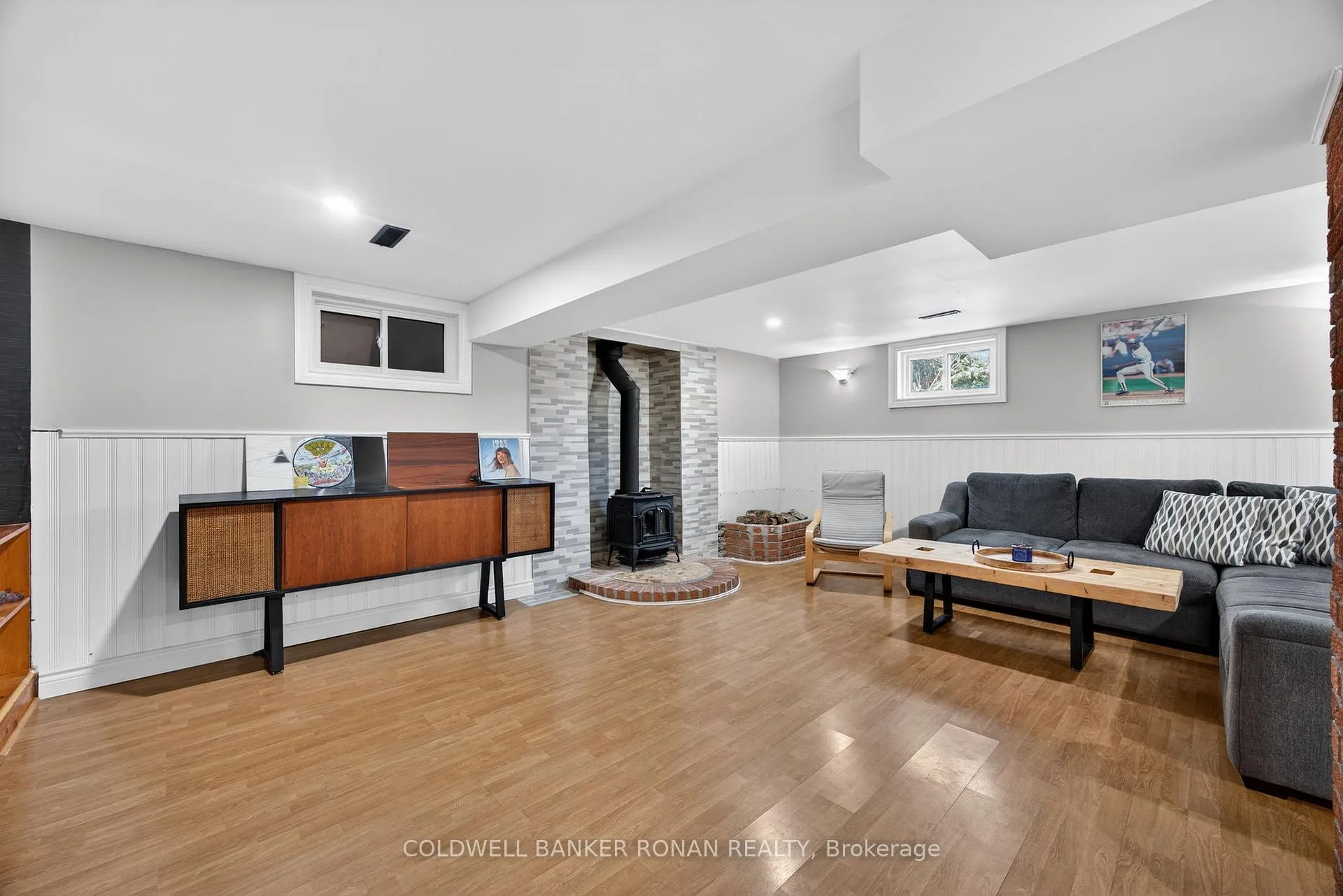 Photo 23 of 191 Ellwood Drive W, Caledon, Bolton West — HOMEH