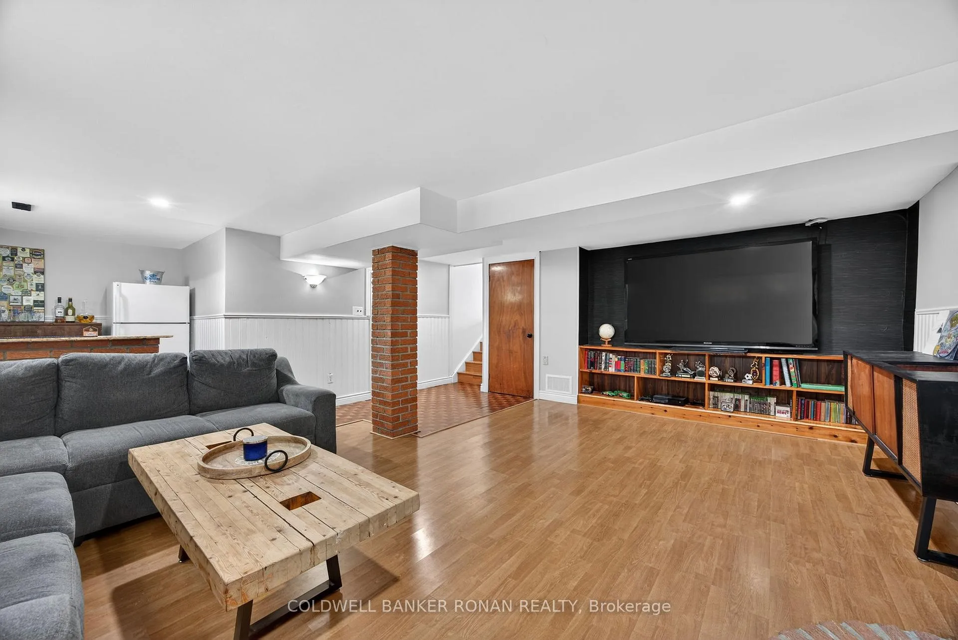 Photo 26 of 191 Ellwood Drive W, Caledon, Bolton West — HOMEH