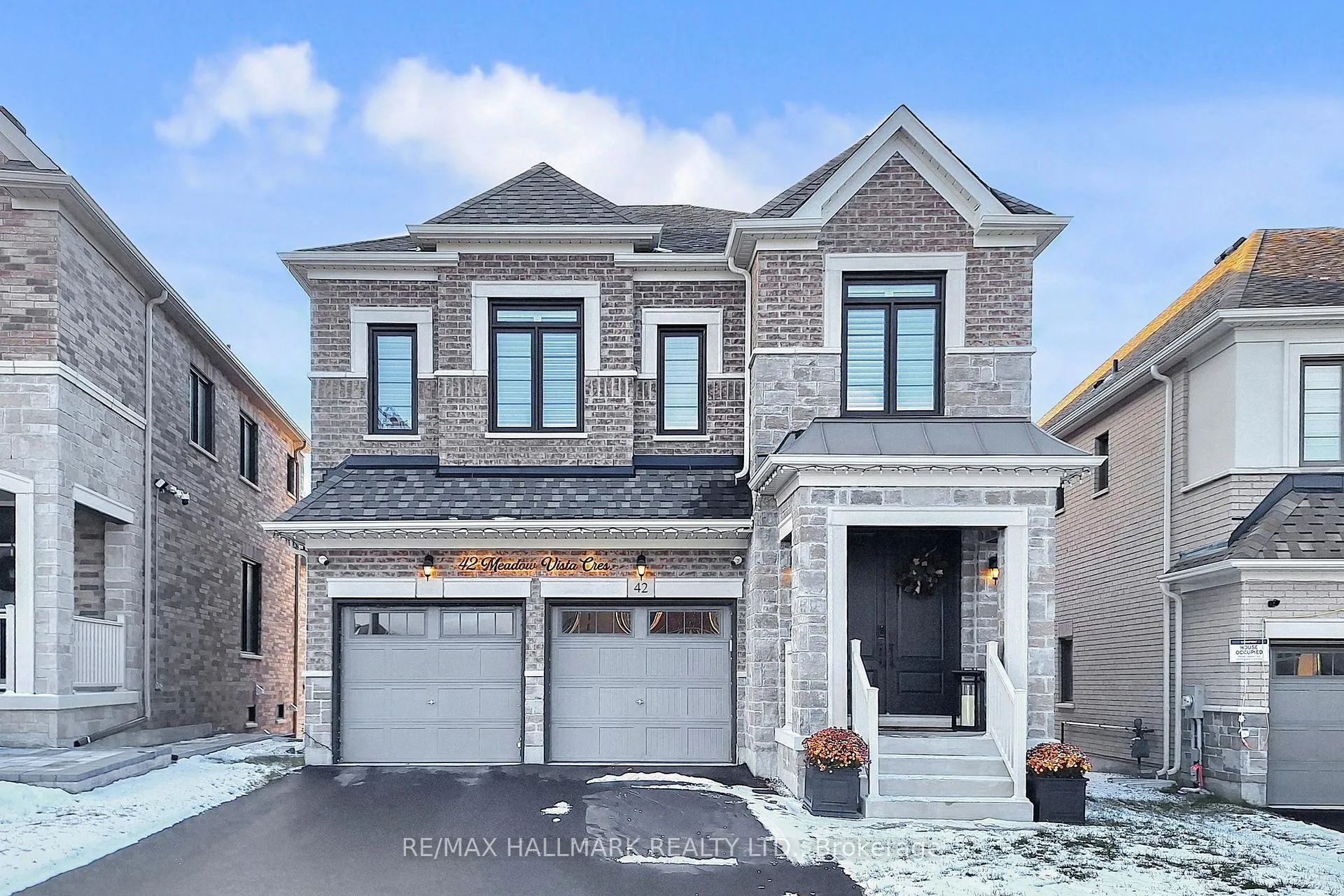 Front of 42 Meadow Vista Crescent