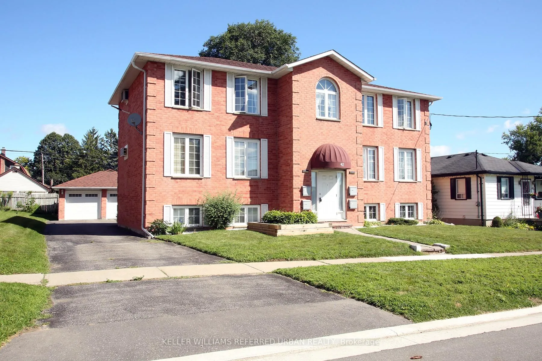 Photo 2 of Unit 2, 42 Tecumseh Avenue, Oshawa, Centennial — HOMEH