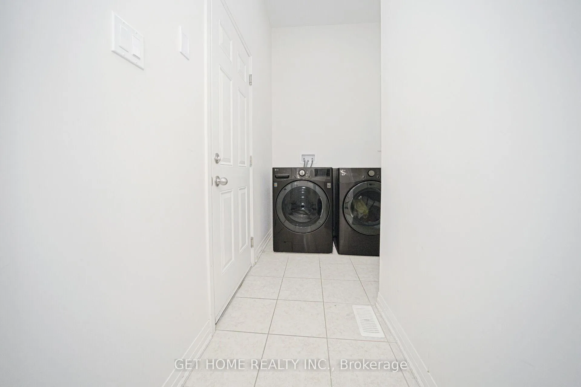 Photo 42 of 62 Pridham Place, New Tecumseth, Tottenham — HOMEH