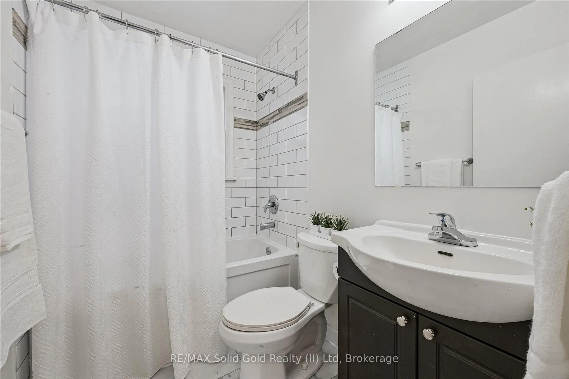 Photo 13 of 715 Frederick Street, Kitchener — HOMEH