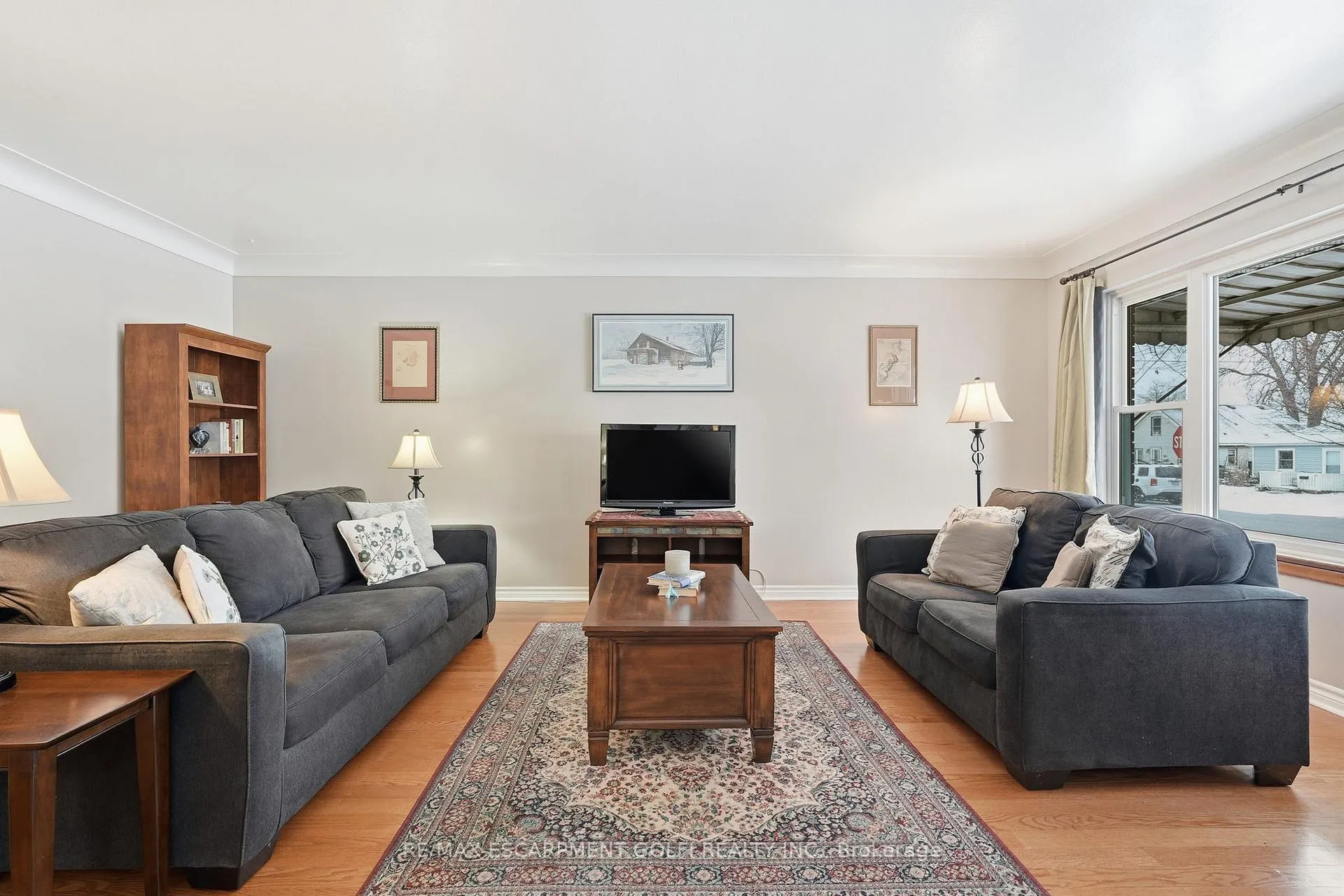 Photo 6 of 319 Vansitmart Avenue, Hamilton, McQuesten — HOMEH