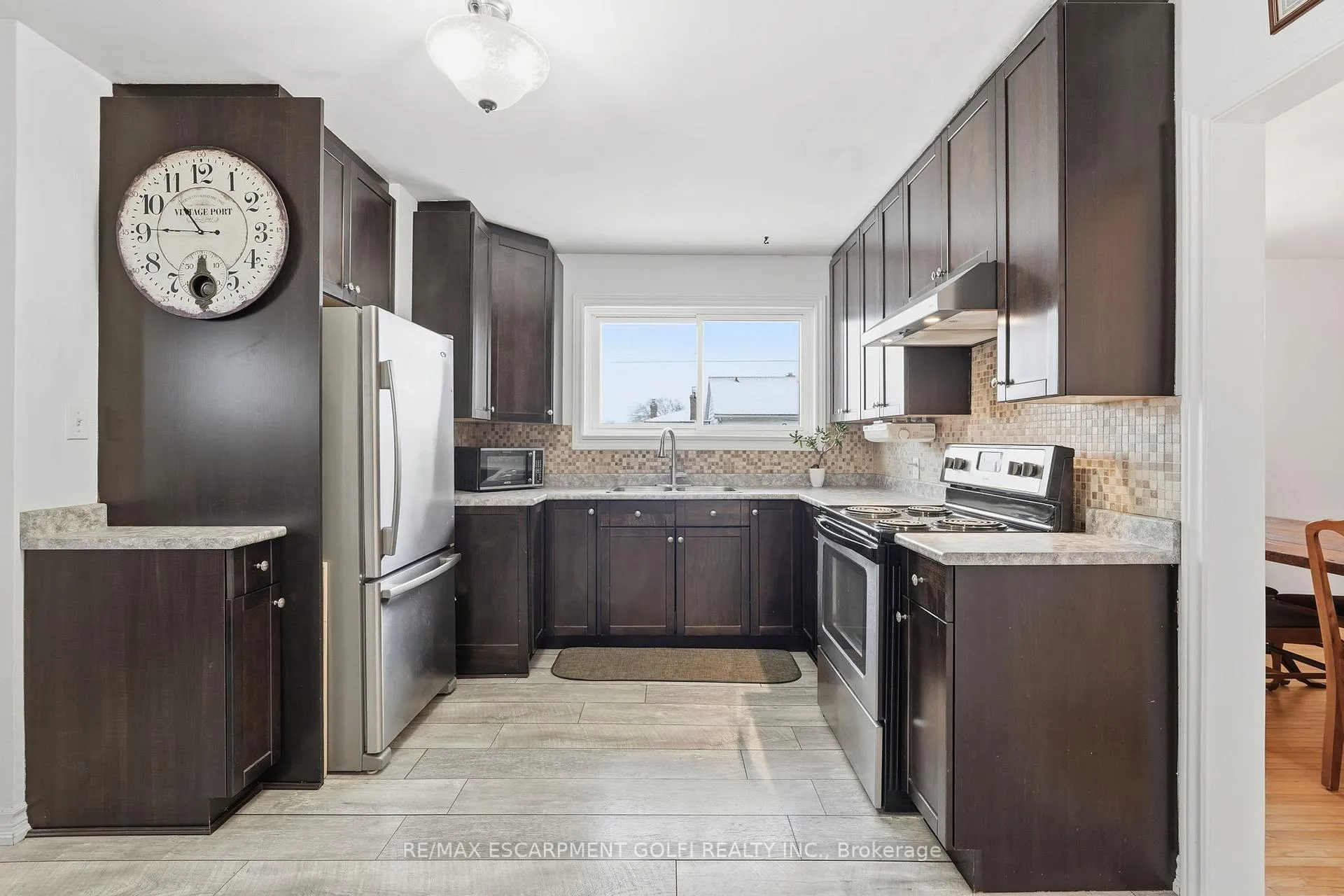 Photo 11 of 319 Vansitmart Avenue, Hamilton, McQuesten — HOMEH