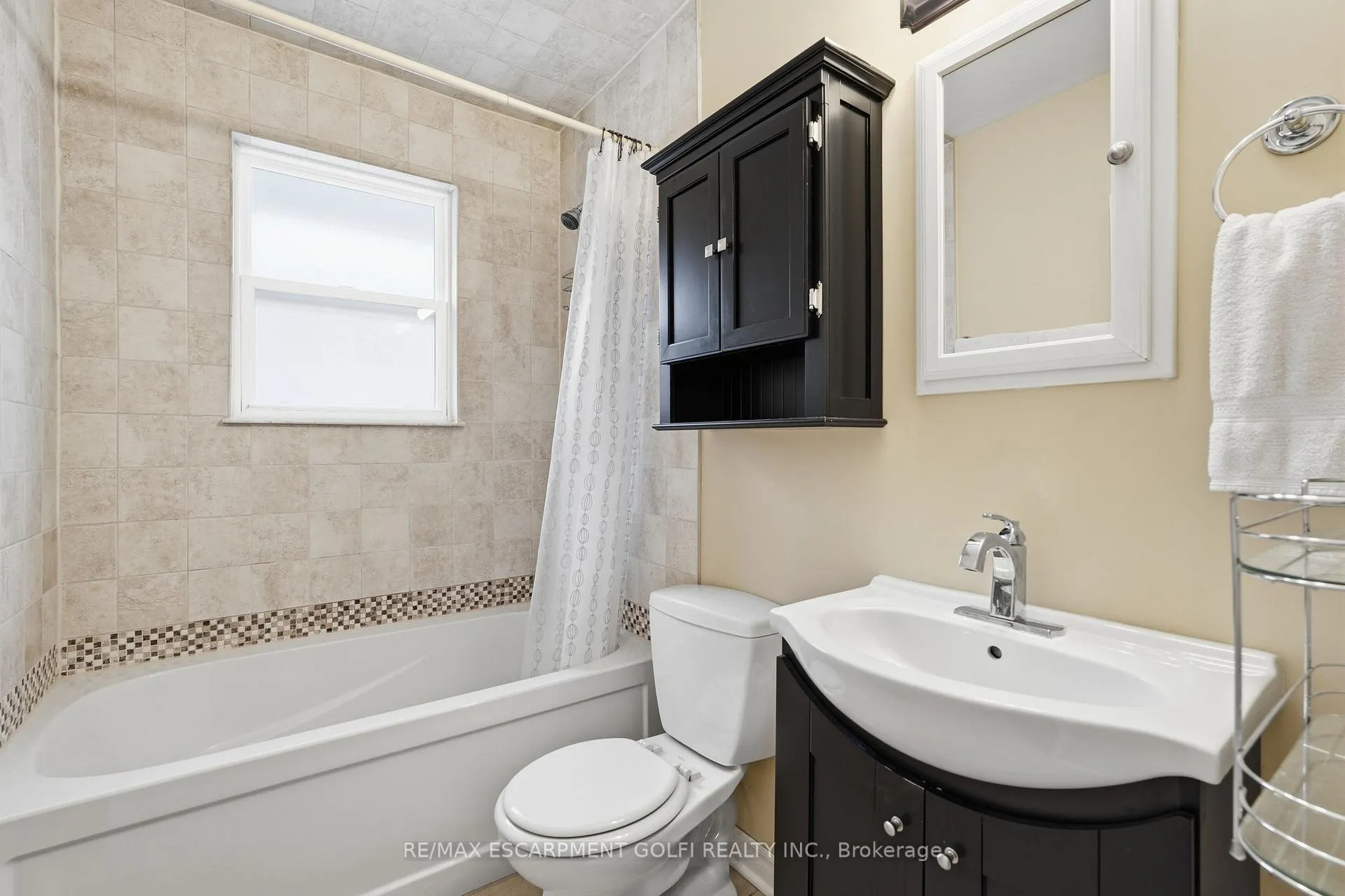 Photo 15 of 319 Vansitmart Avenue, Hamilton, McQuesten — HOMEH