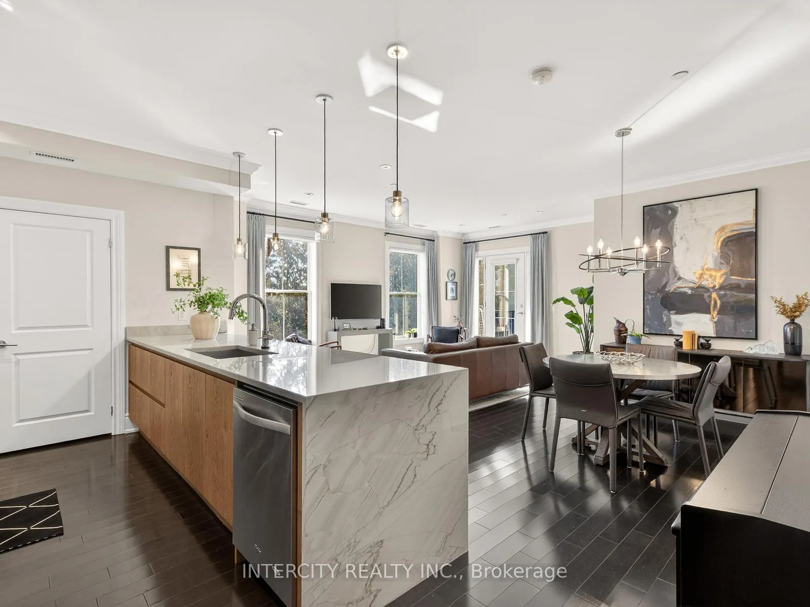 Front of Unit 205, 10360 Islington Avenue