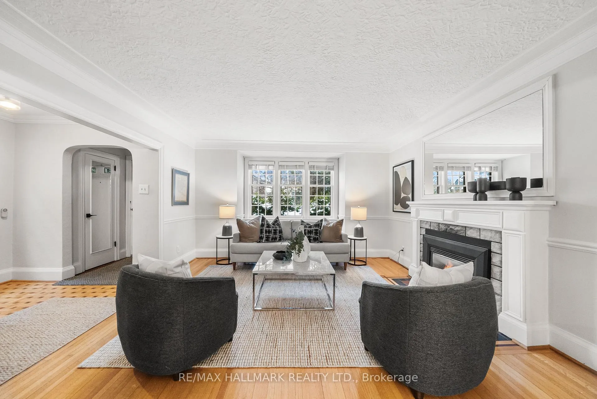 Photo 8 of 117 Airdrie Road, Toronto, Leaside — HOMEH