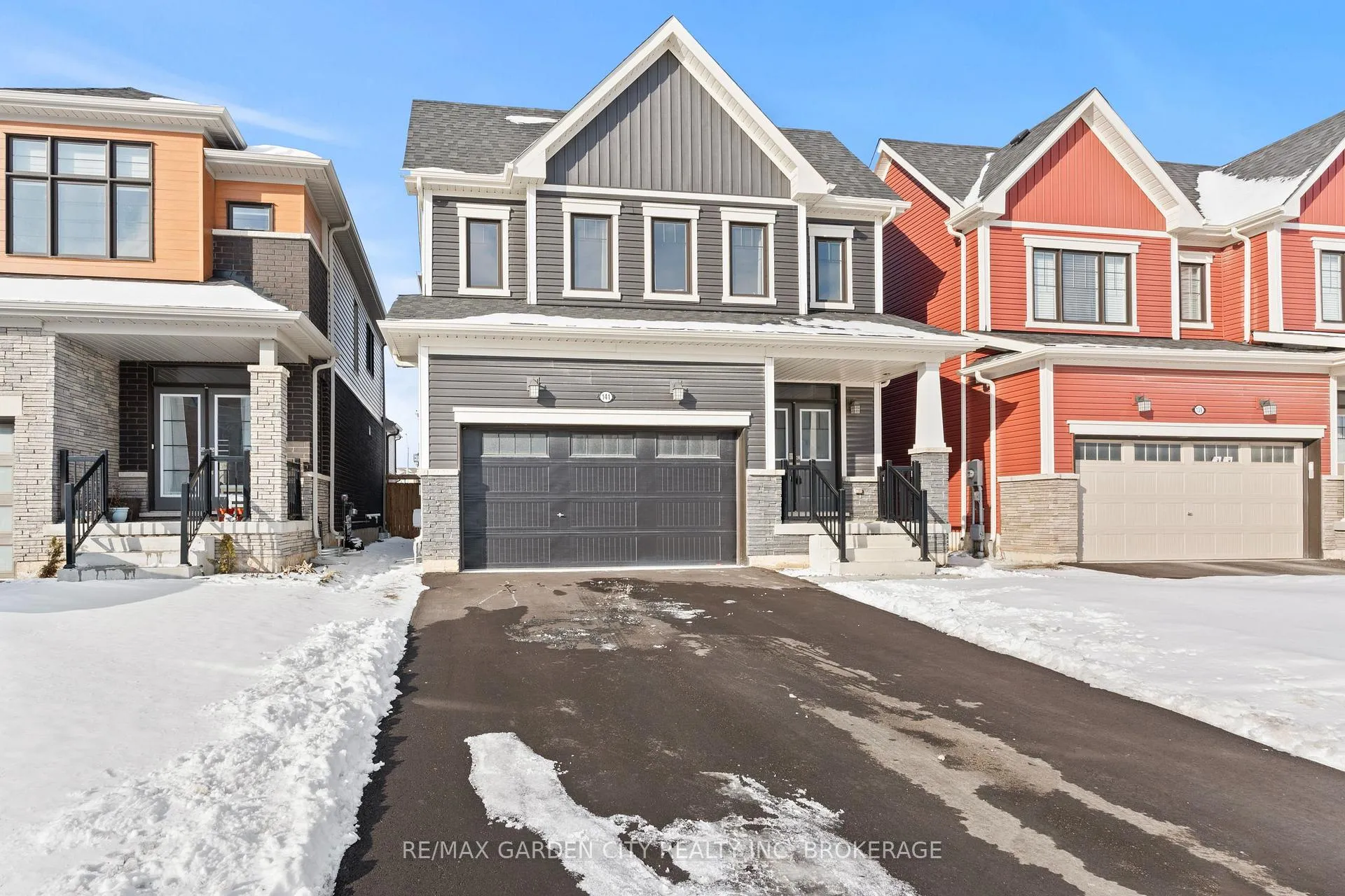 Photo 2 of 141 Higgins Avenue, Thorold, Hurricane/Merrittville — HOMEH