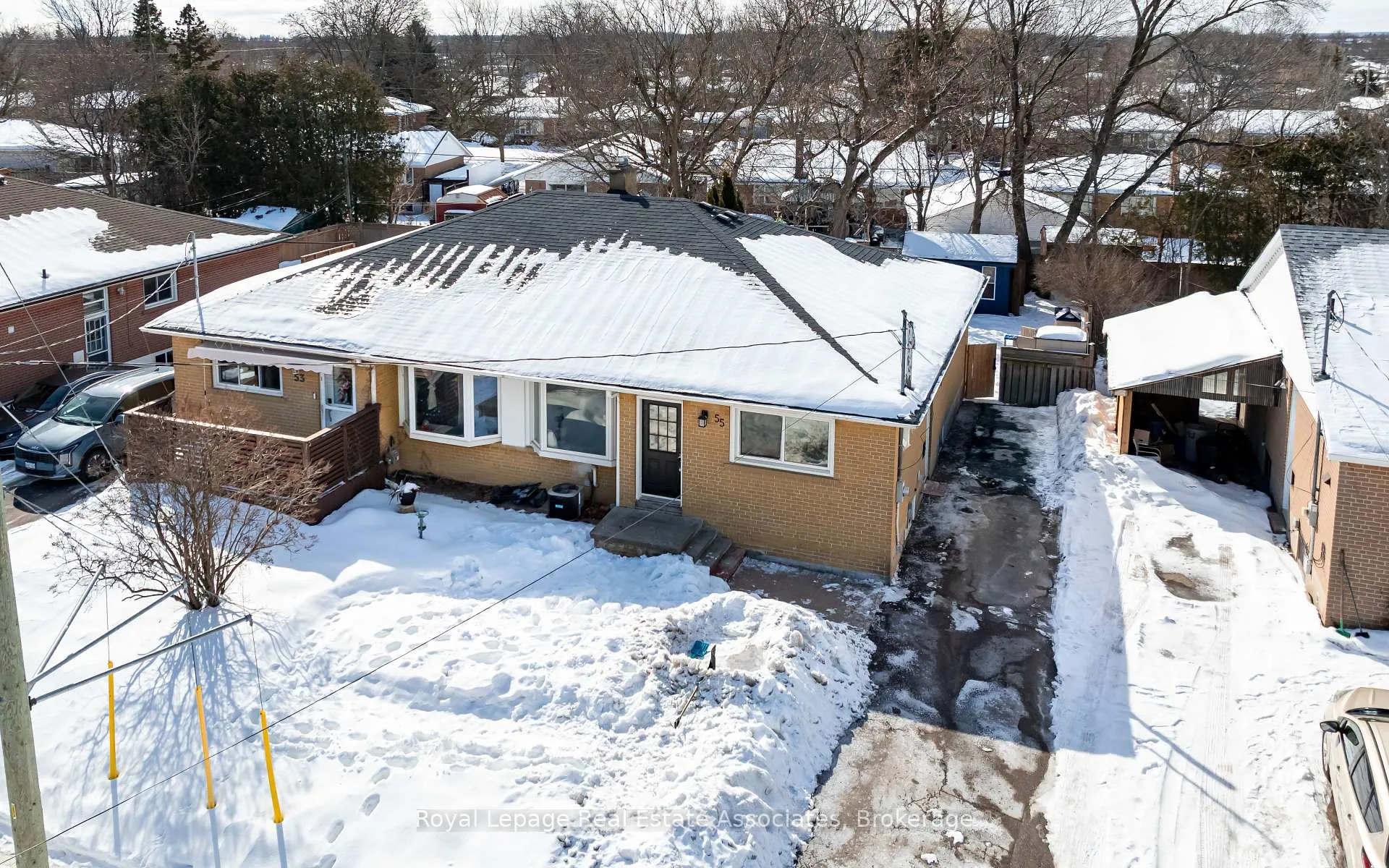 Photo 3 of 55 McIntyre Crescent, Halton Hills, Georgetown — HOMEH